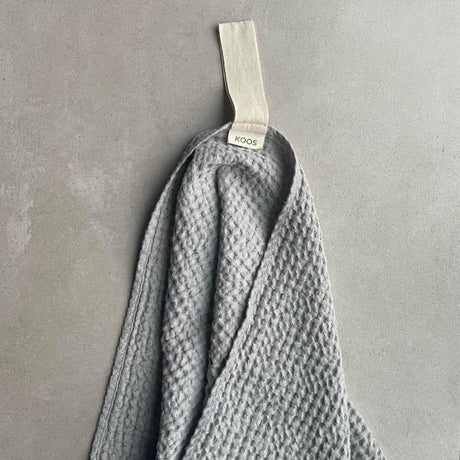 Big Linen Towel – Gray Waffle Fabric, Soft & Quick-Drying, Made in Europe | 53% Linen, 47% Cotton - Hilstor