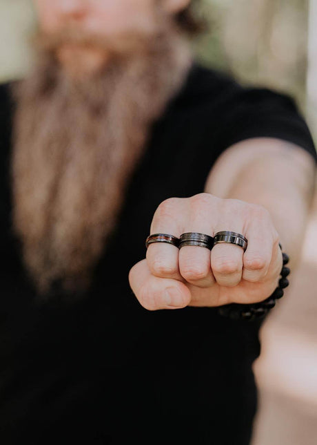 Men's Kahoya Ceramic Ring with Natural Veneer – Stylish Black Ceramic Band, 7mm Wide - Made in EU - Hilstor