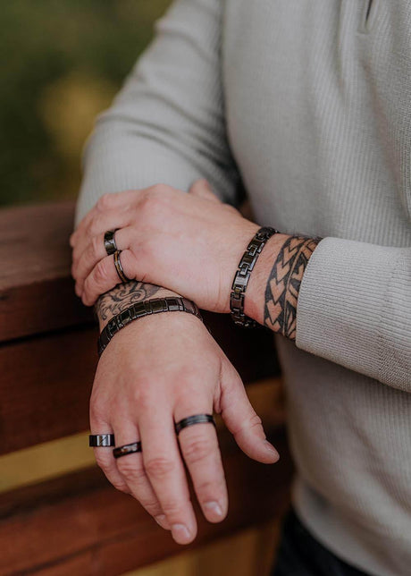 Trey Bracelet for Men – Black Ceramic with Stainless Steel Clasp | Adjustable & Stylish Design | Made in EU - Hilstor