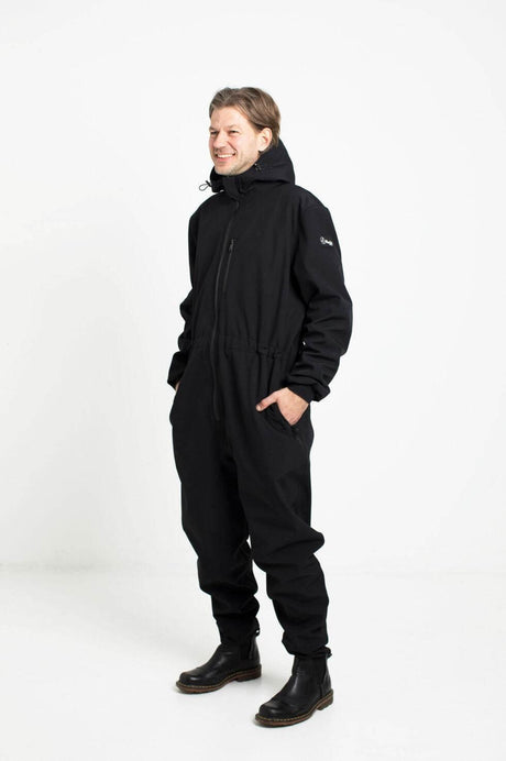RÜNNO Softshell Overall – Waterproof & Breathable with Adjustable Hood, Made in Europe by Nucköfashion - Hilstor