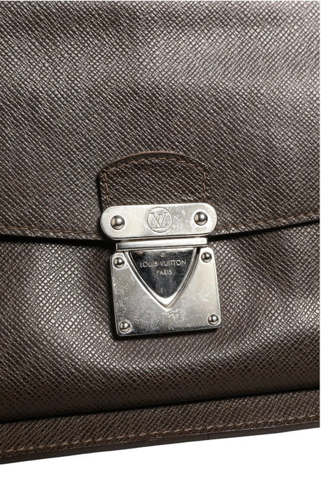 Louis Vuitton Belaia Clutch Taiga Leather