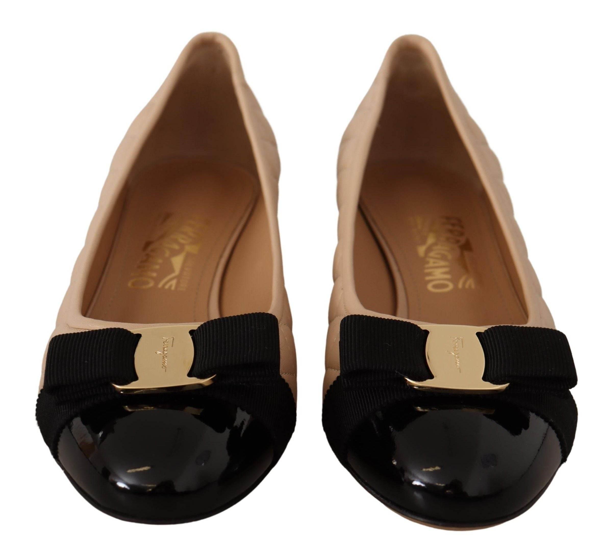 Salvatore Ferragamo Elegant Quilted Leather Pumps in Beige and Black - Hilstor