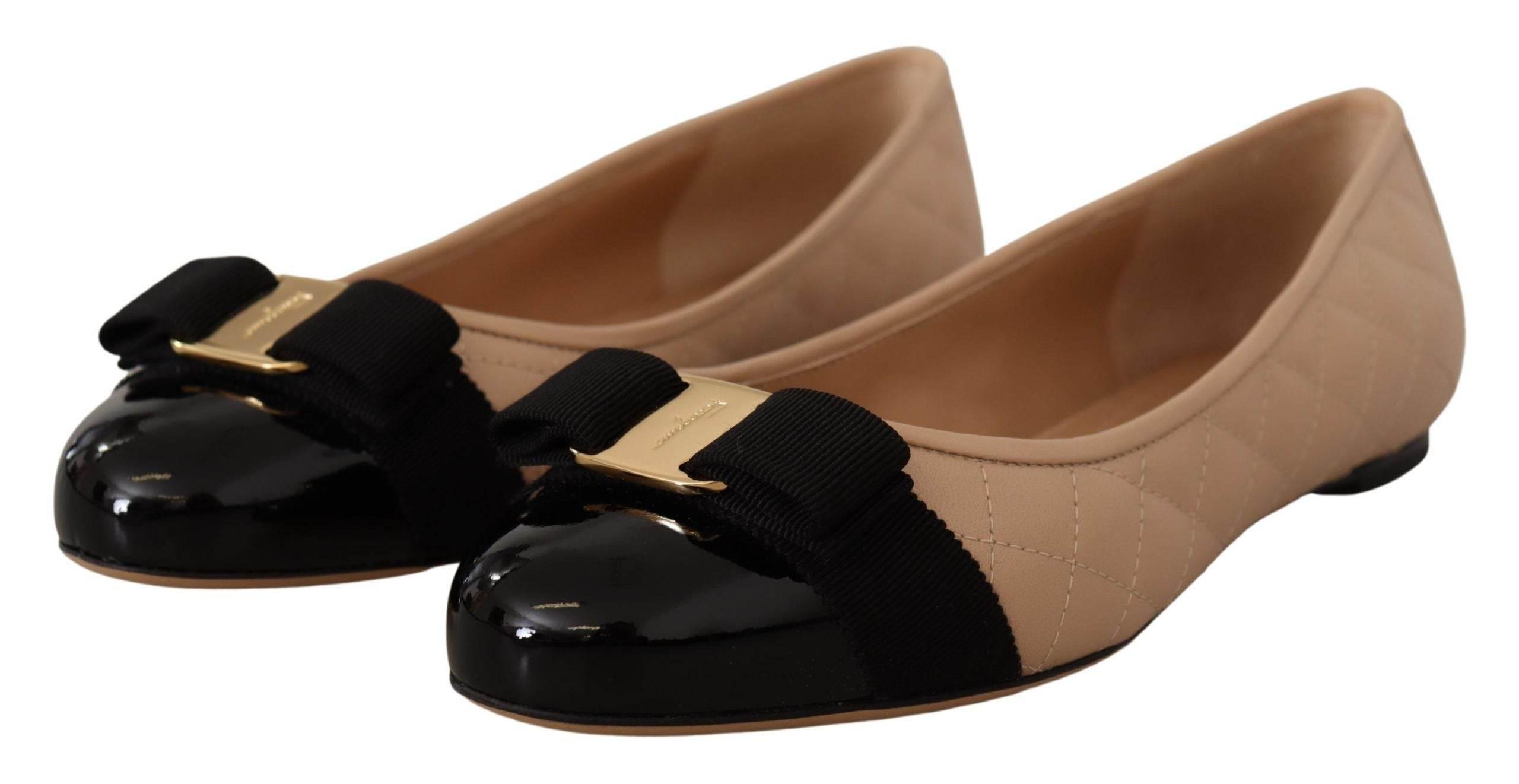Salvatore Ferragamo Elegant Quilted Leather Flats - Chic Dual-Tone Design - Hilstor