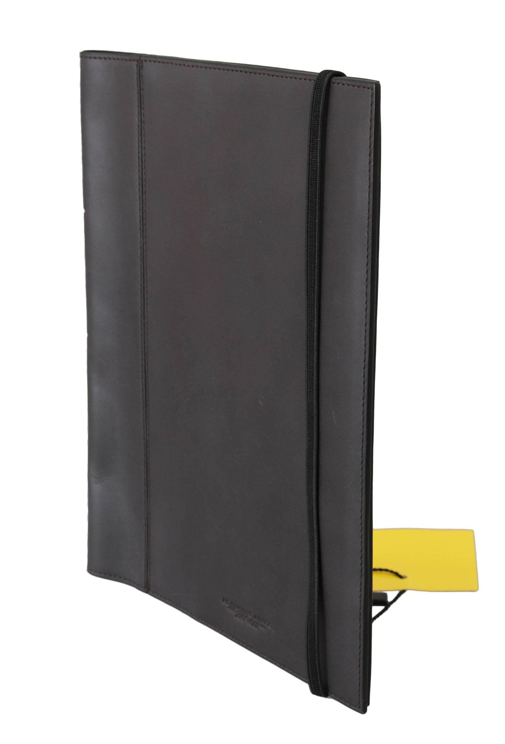 A.G. Spalding & Bros Elegant Leather Passport Wallet - Sleek Travel Essential - Hilstor