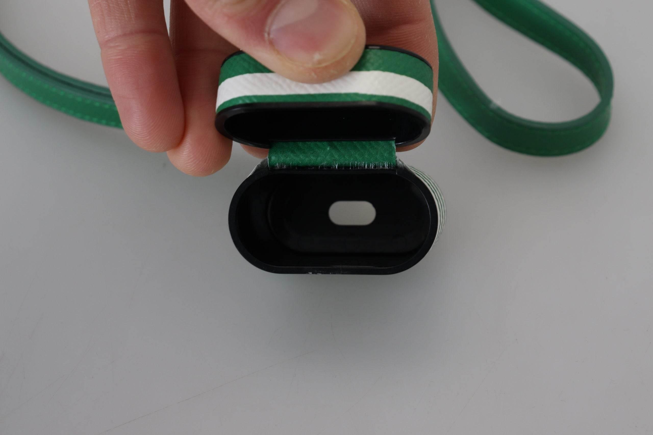 Dolce & Gabbana Elegant Leather Airpods Case - Lush Green - Hilstor