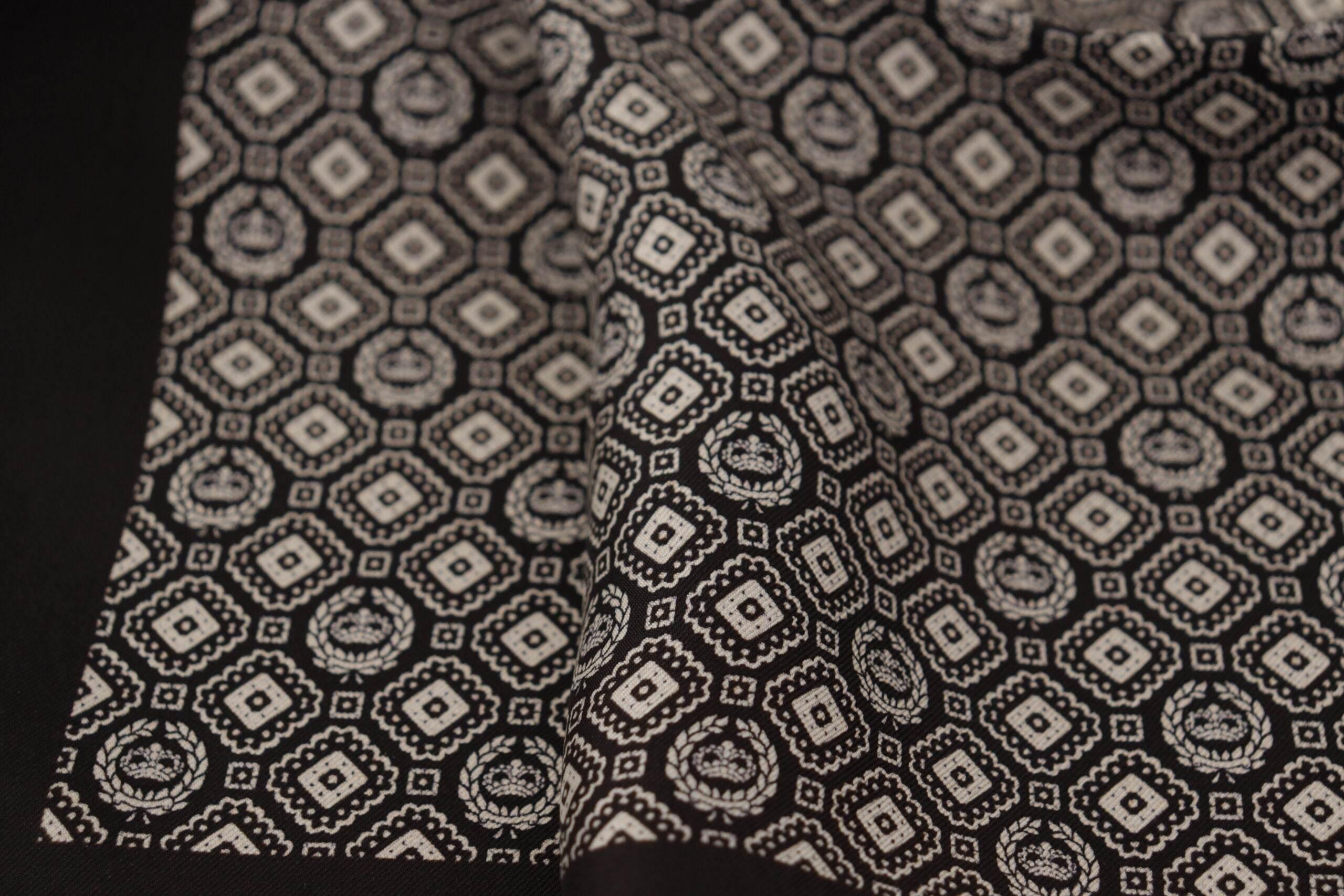 Dolce & Gabbana Elegant Black Silk Men's Scarf Wrap - Hilstor