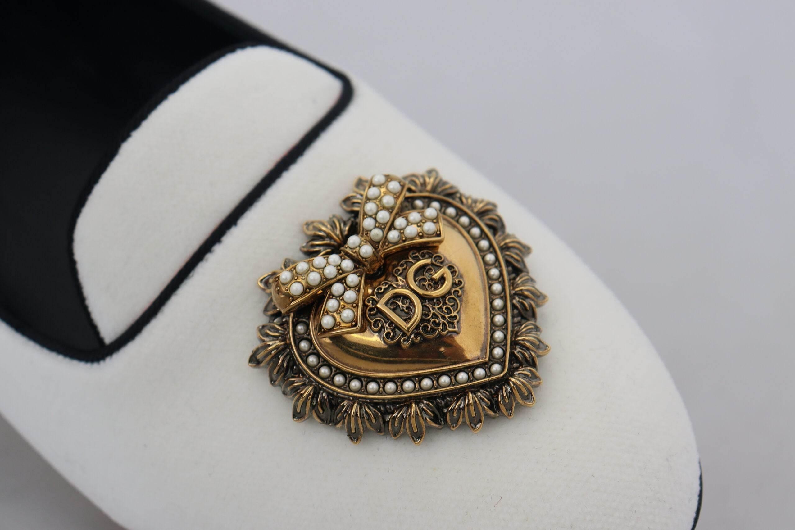 Dolce & Gabbana Elegant White Velvet Loafers with Gold Heart Detail - Hilstor