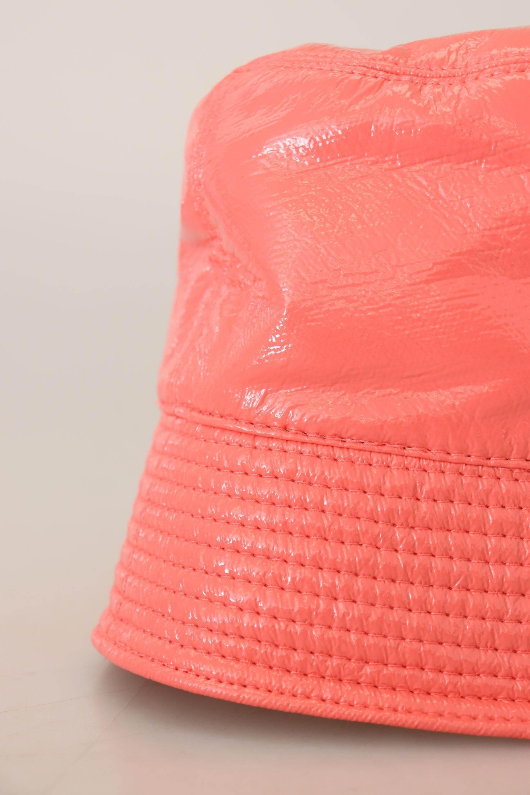 Dolce & Gabbana Elegant Peach Bucket Hat - Summer Chic Essential - Hilstor