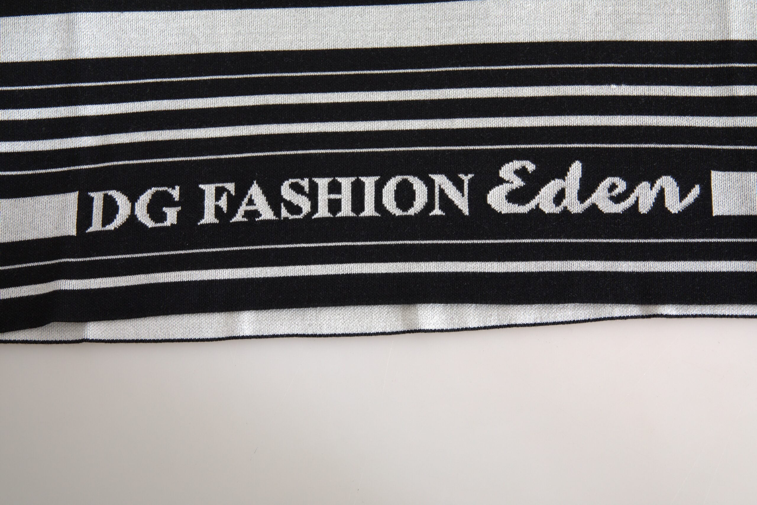 Dolce & Gabbana Elegant hvid bomuld T-shirt med rund hals