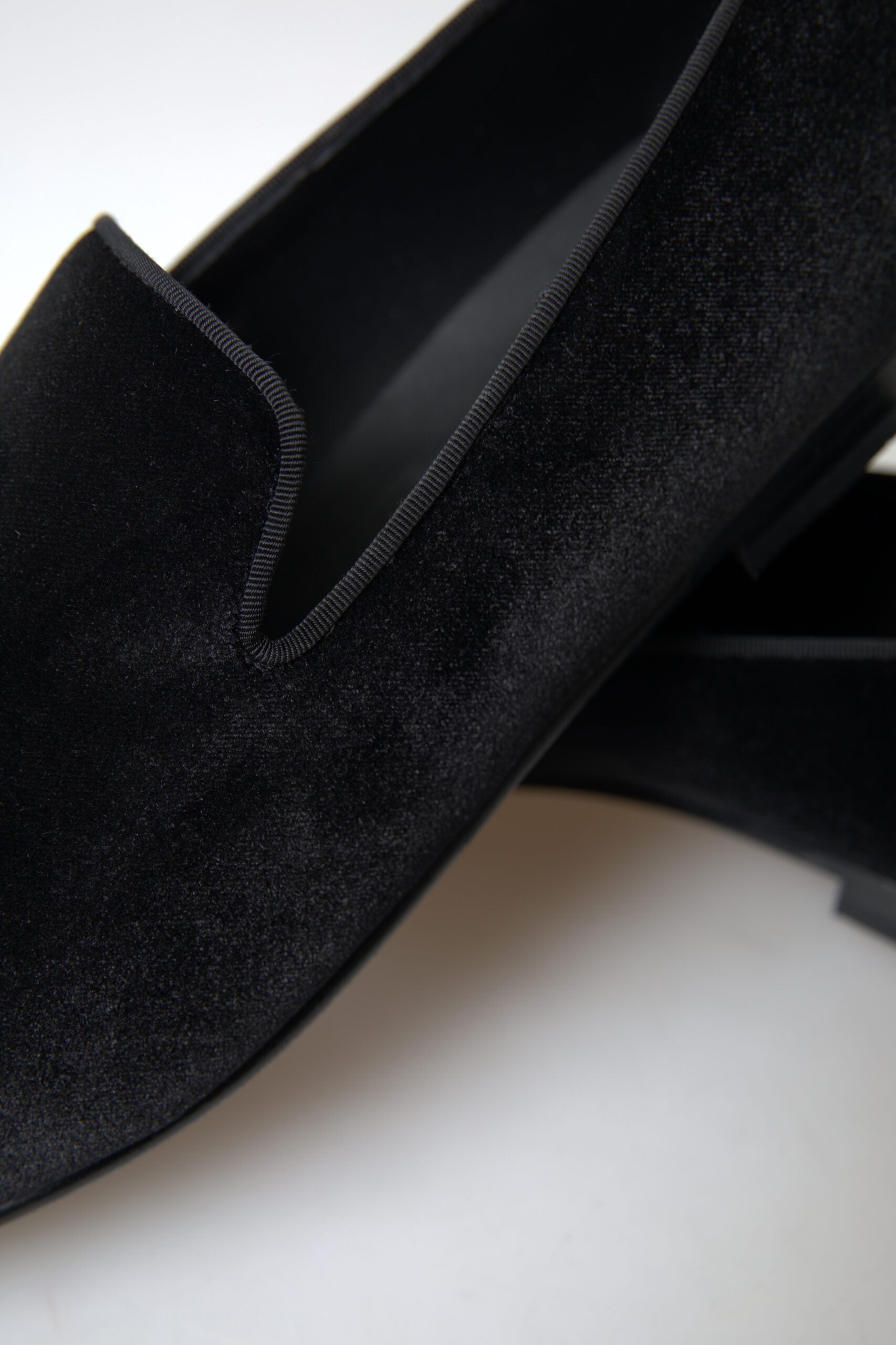 Dolce & Gabbana Elegant Velvet Black Loafers til mænd