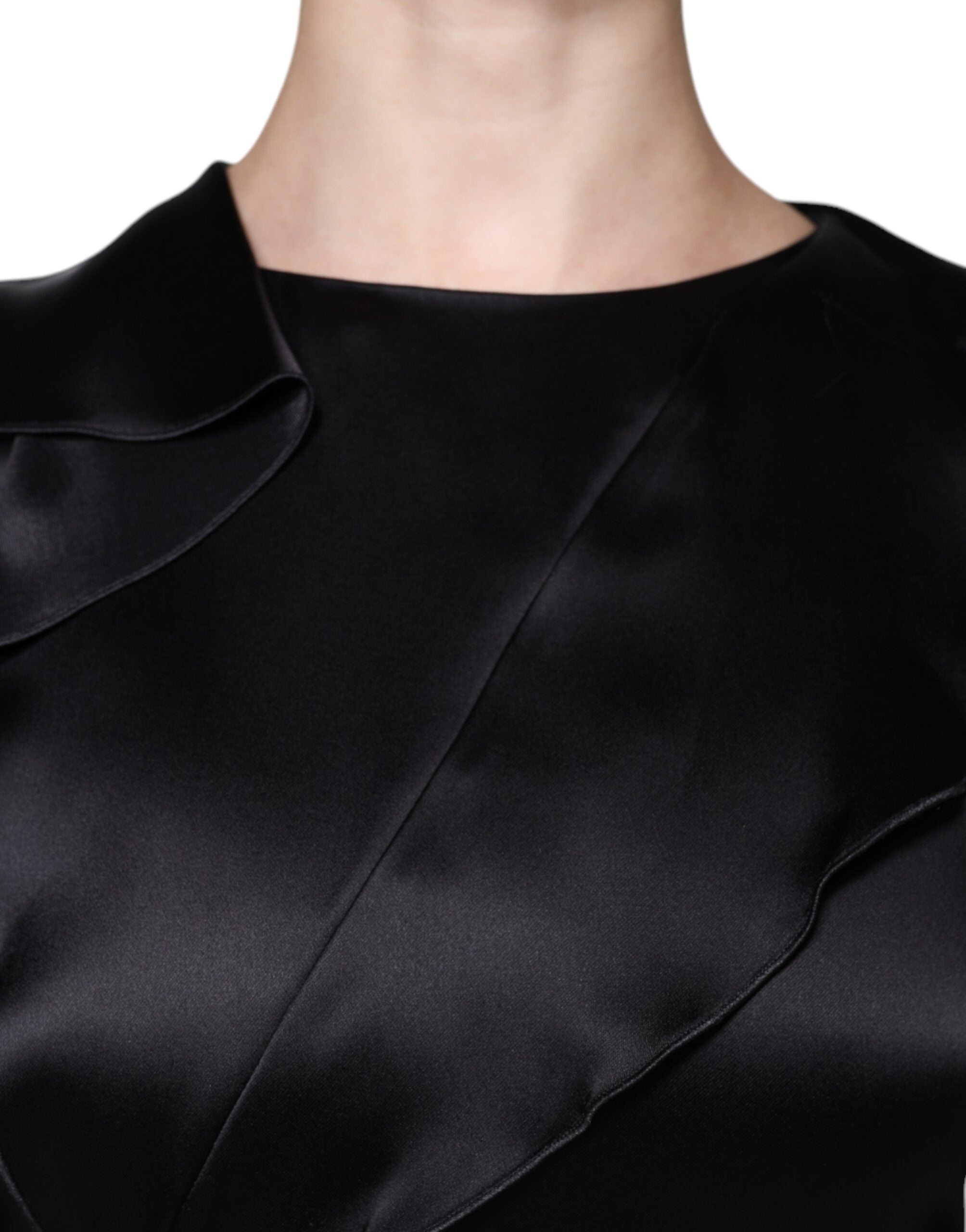 Emporio Armani Svart Satin Långärmad Omlottklänning i Slitage