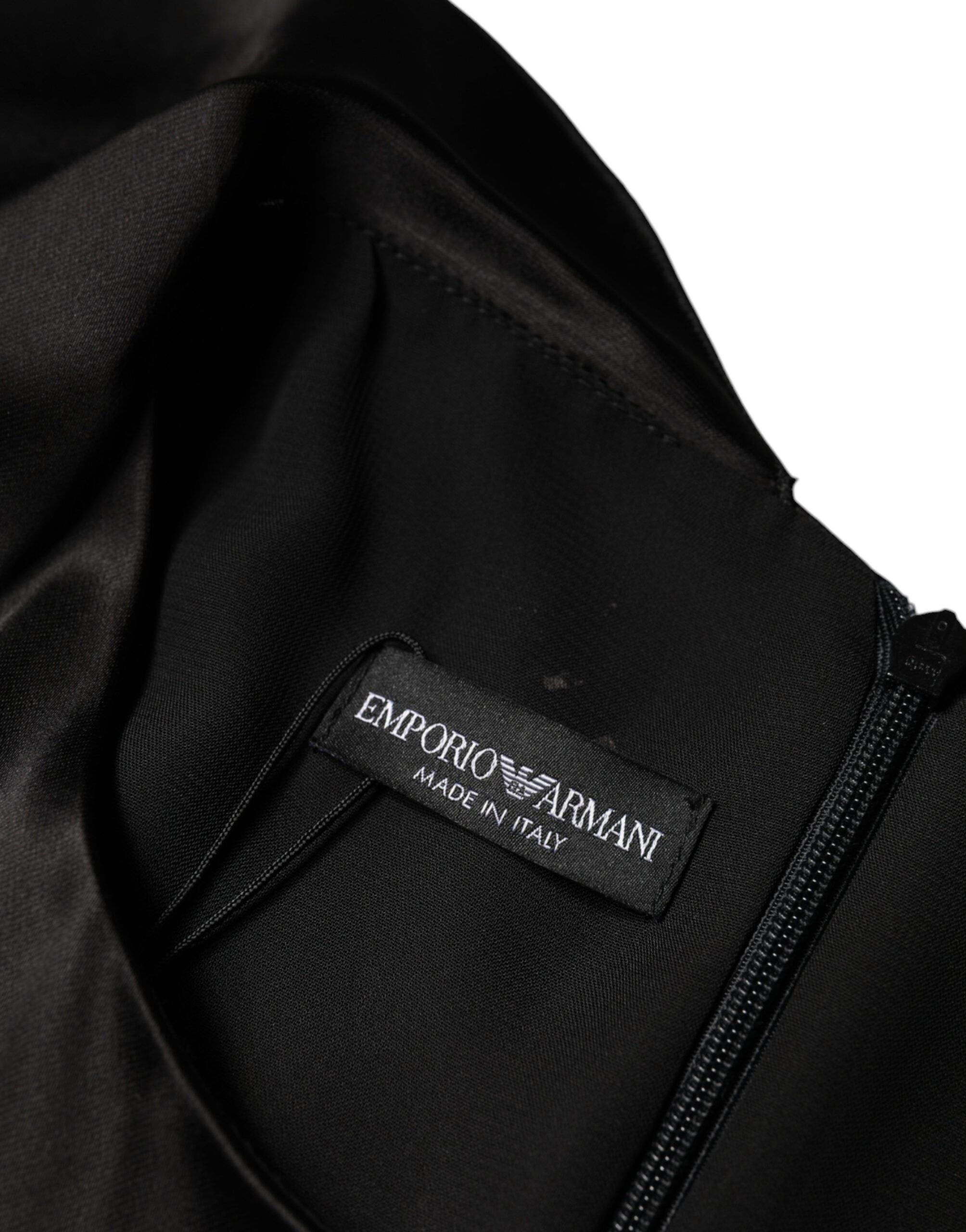 Emporio Armani Svart Satin Långärmad Omlottklänning i Slitage