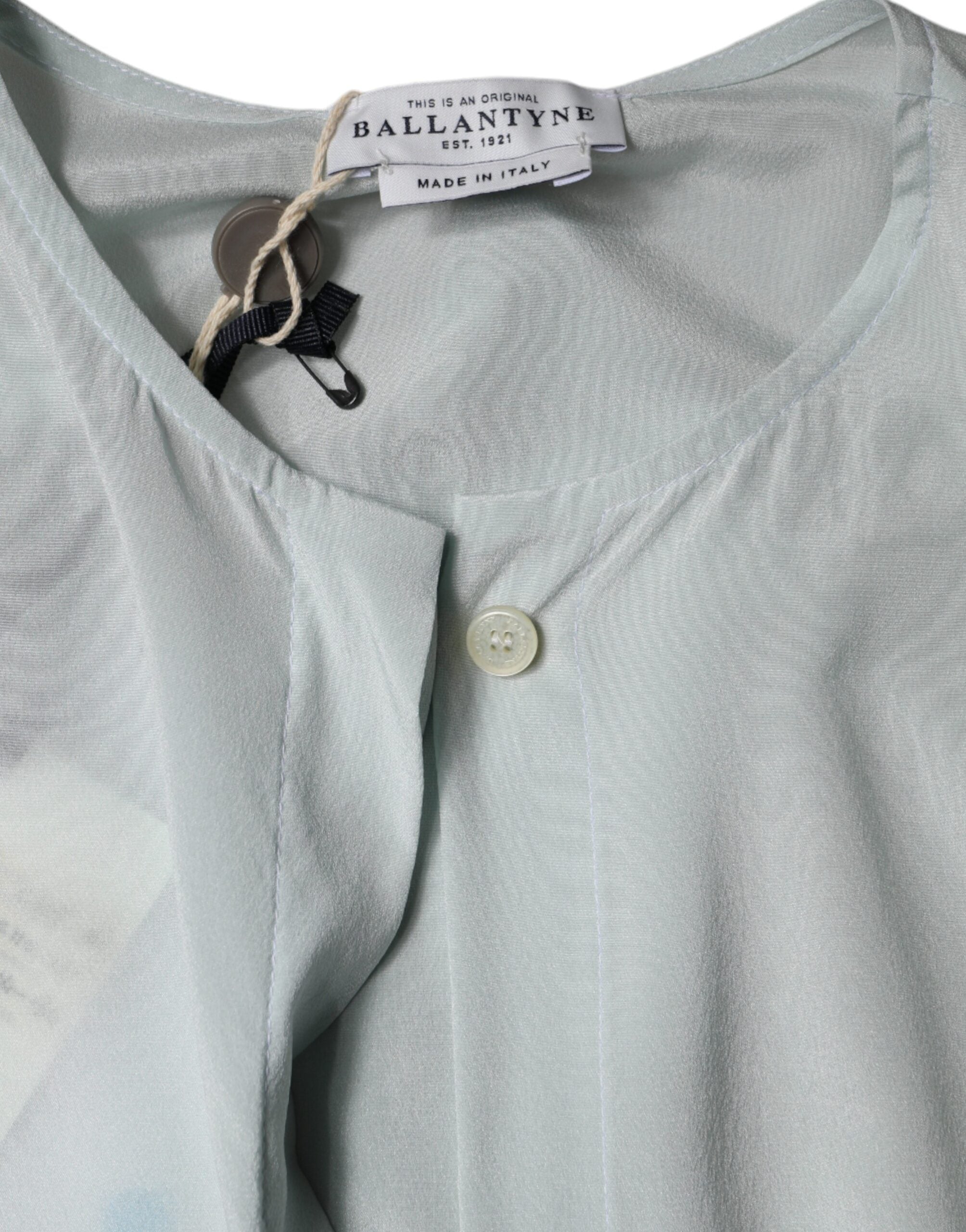 Ballantyne Lyseblå Silke Ascot Collared Langærmet Top
