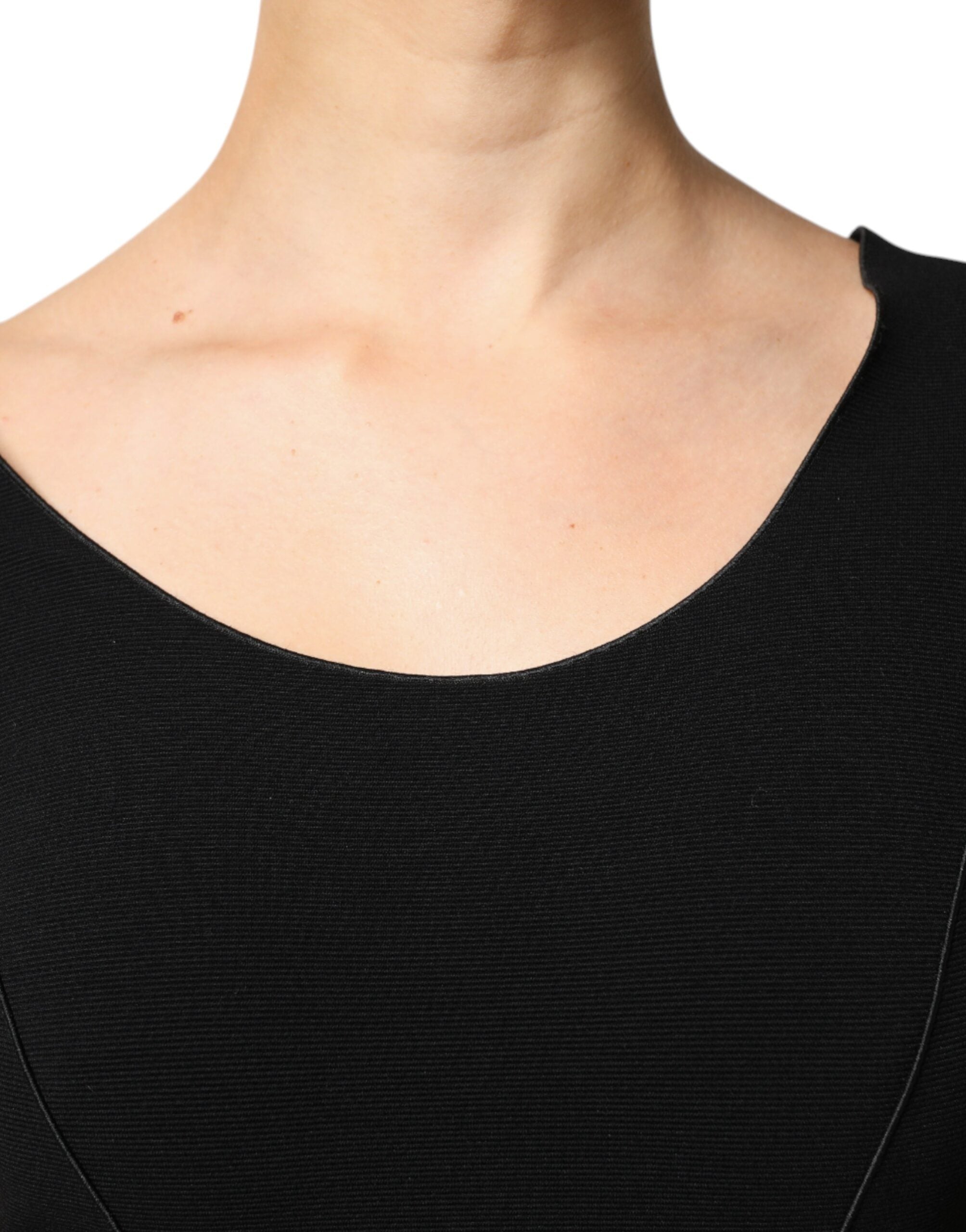Emporio Armani Sort Viscose Kortærmet Skede Midi Kjole
