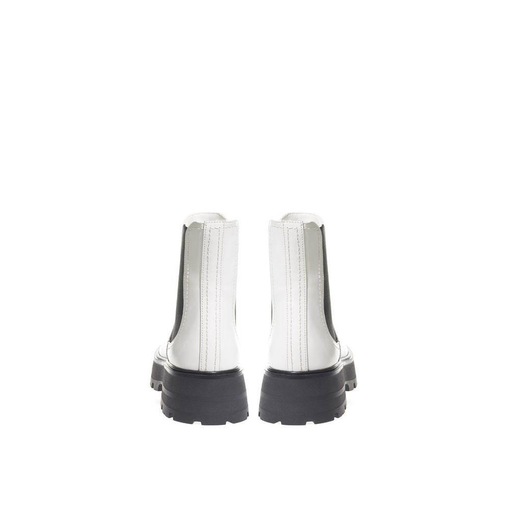 Alexander McQueen Elegant Monochrome Leather Boots - Hilstor