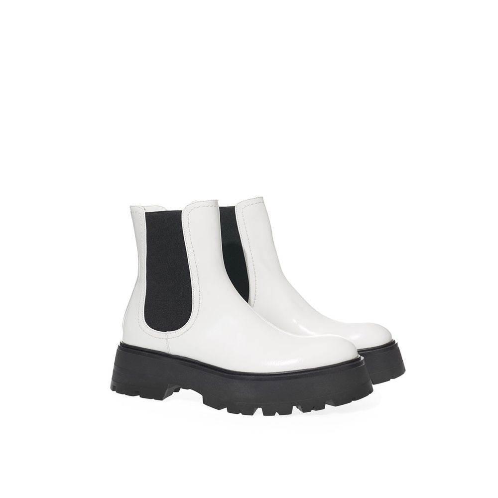 Alexander McQueen Elegant Monochrome Leather Boots - Hilstor