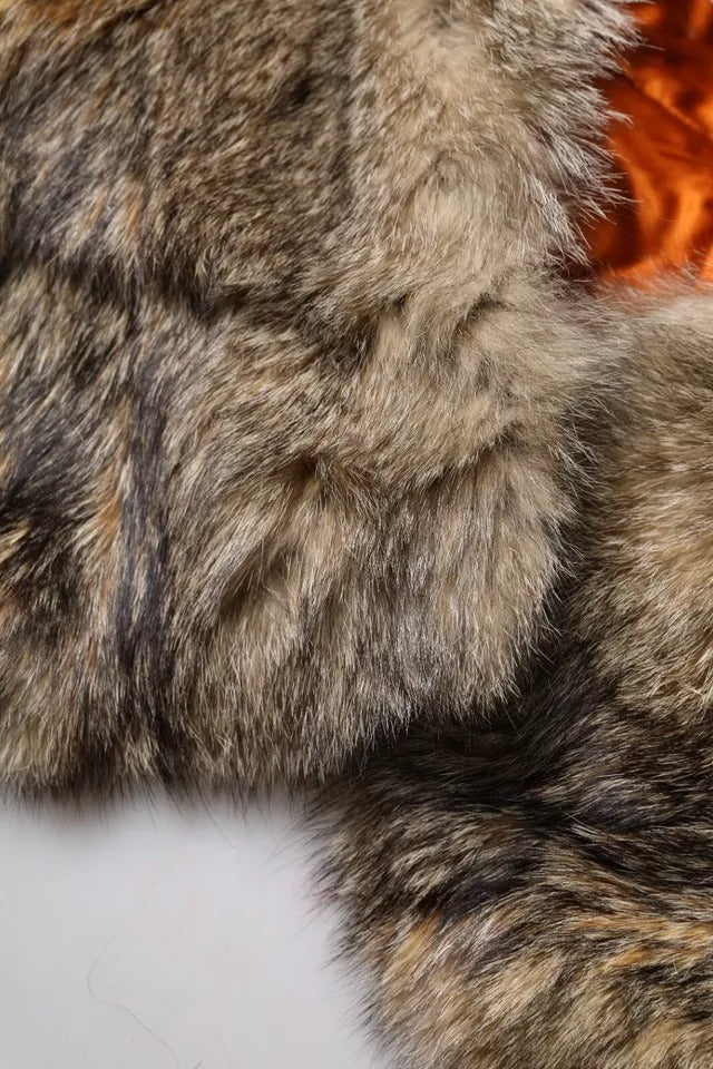 Dolce & Gabbana Brunt Pelshalstørklæde med Skulderkrave og Hals