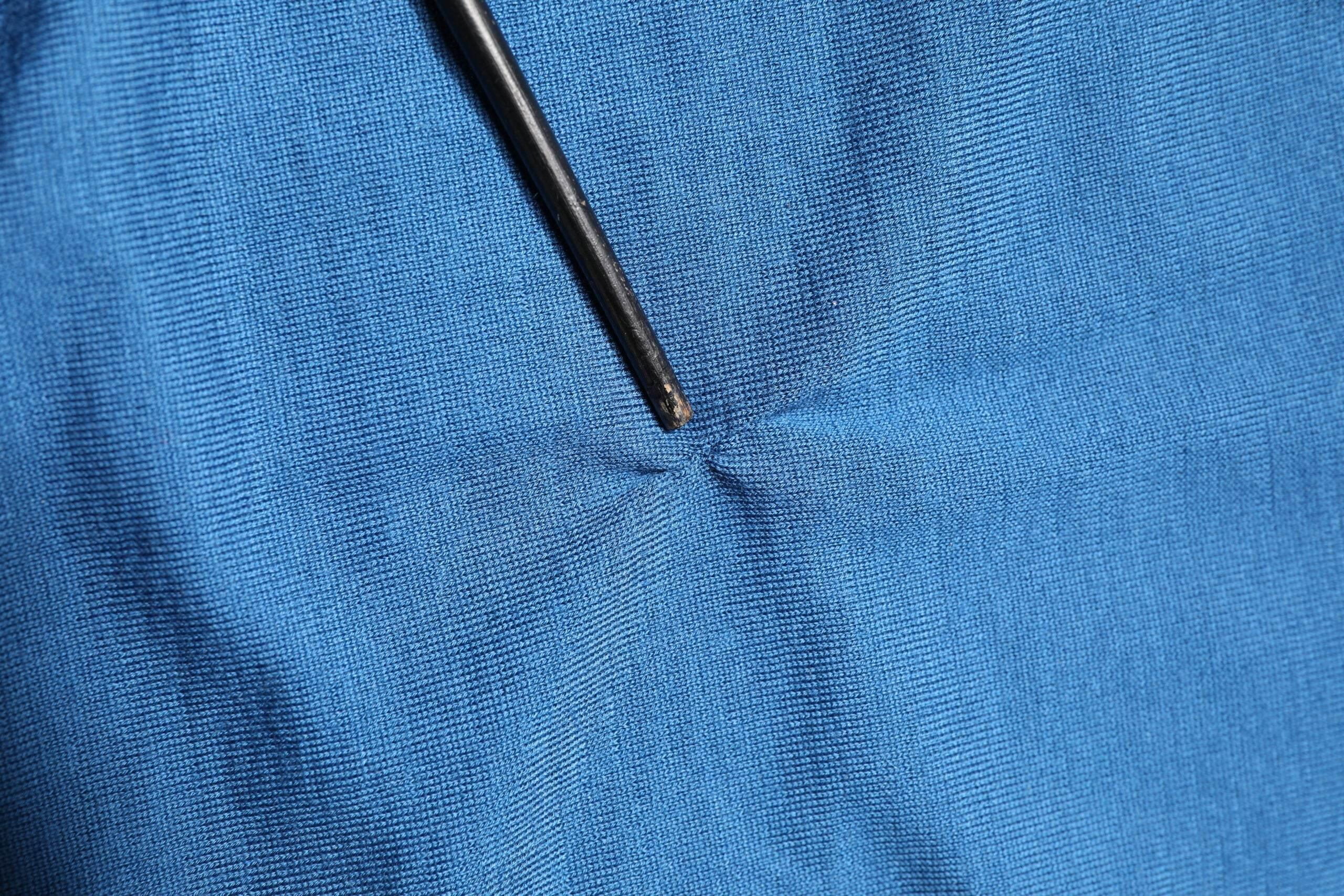 Dolce & Gabbana Blue Cashmere Crown V-neck Pullover Sweater - Hilstor