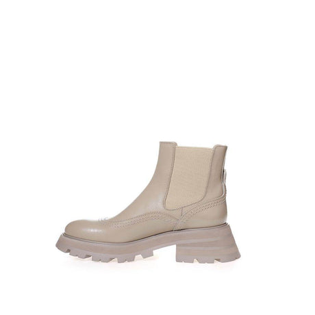 Alexander McQueen Chic Gray Leather Boots for Elegant Steps - Hilstor