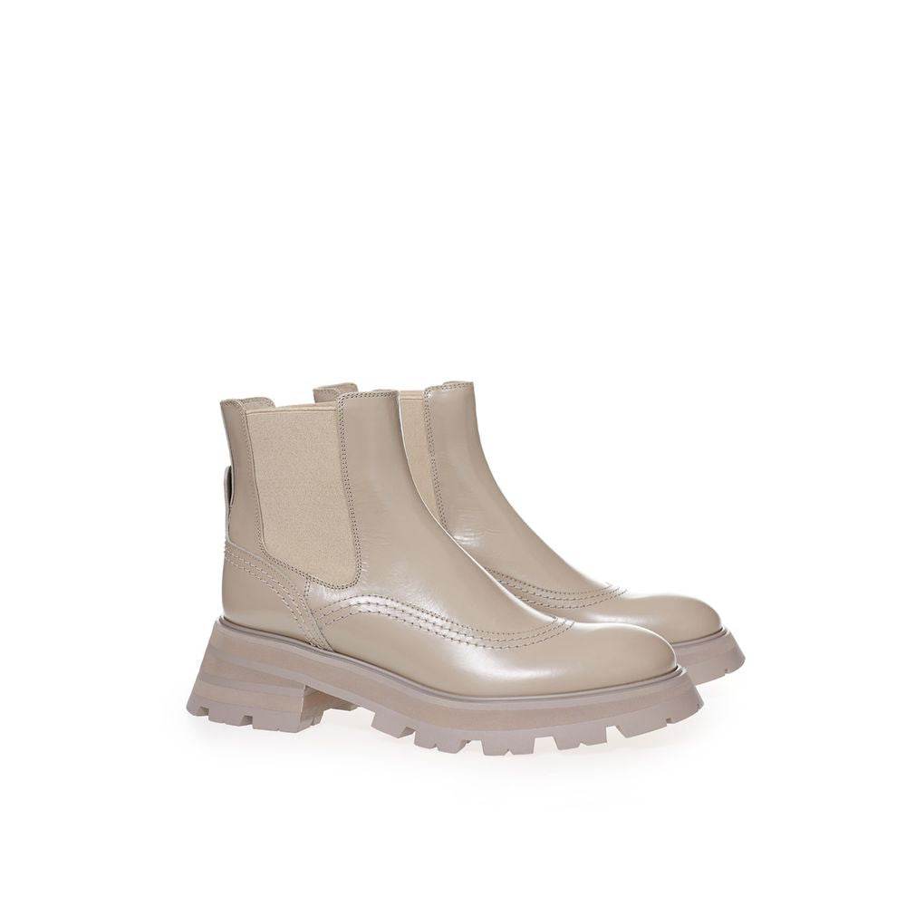 Alexander McQueen Chic Gray Leather Boots for Elegant Steps - Hilstor