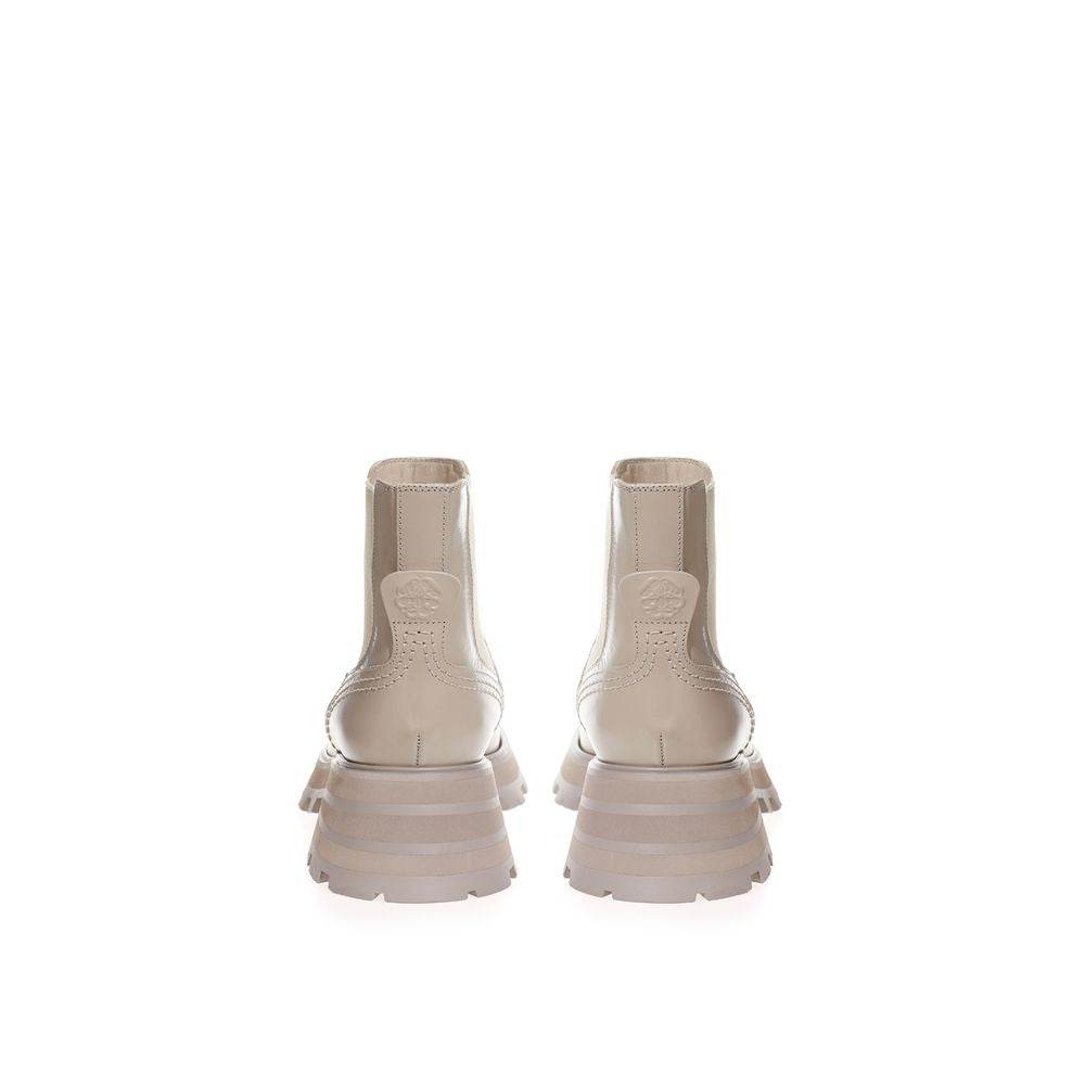 Alexander McQueen Chic Gray Leather Boots for Elegant Steps - Hilstor