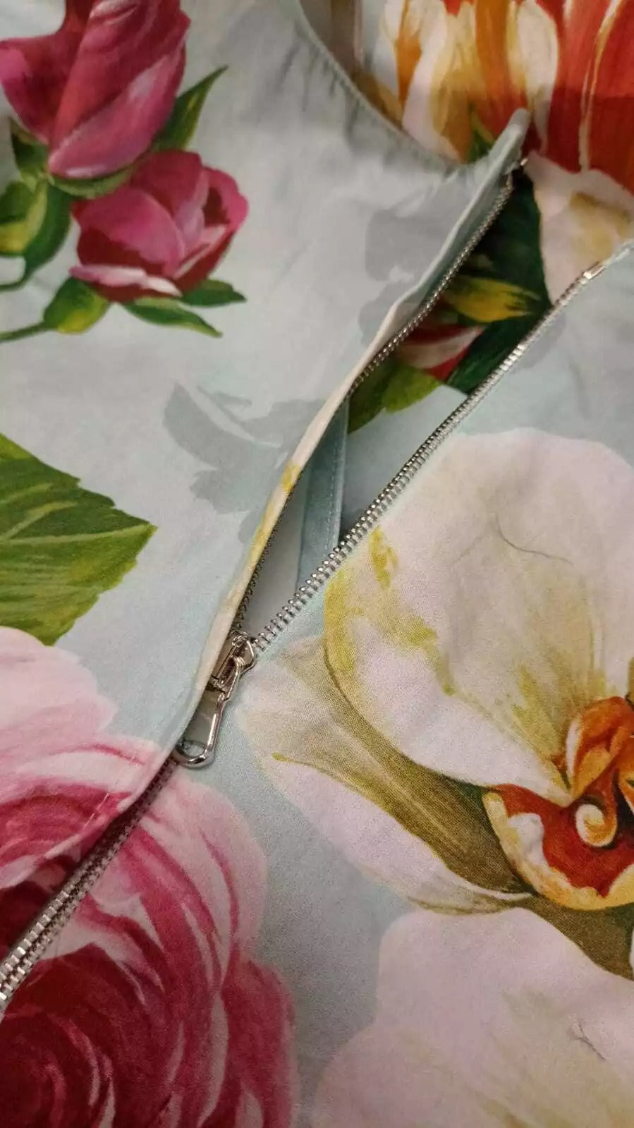 Dolce &amp; Gabbana Grön Blommig Kortärmad Bomullsklänning Med V-ringning