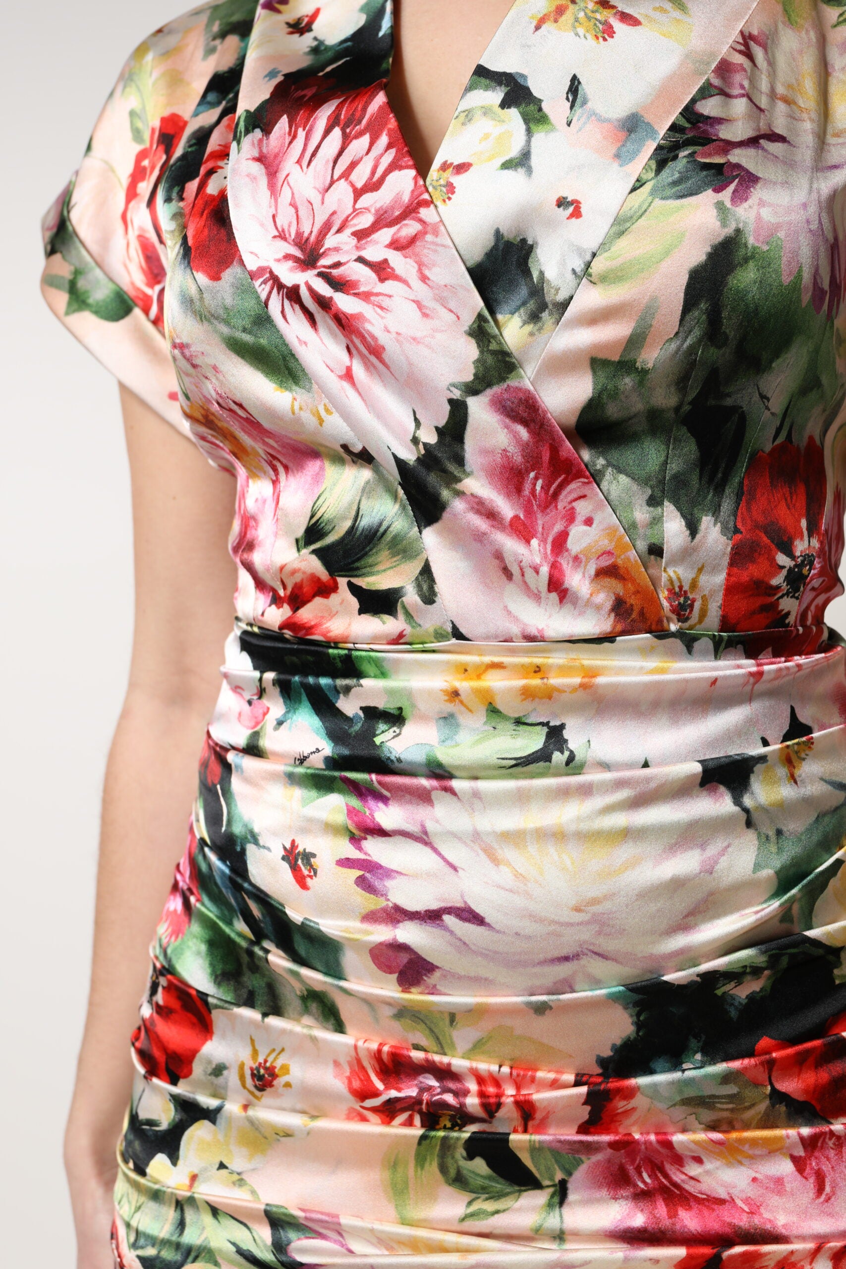 Dolce &amp; Gabbana Multifärgad Blommig Kortärmad Midiklänning
