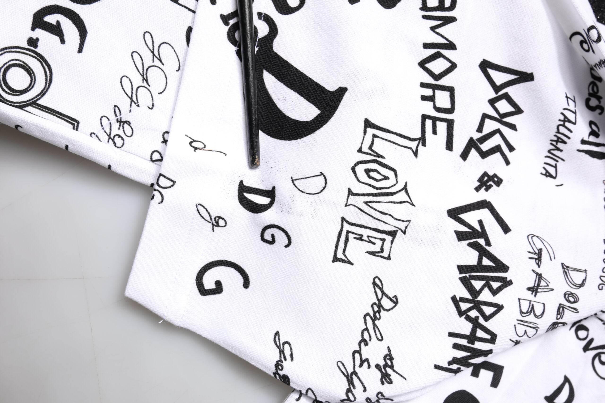 Dolce & Gabbana White Graffiti Print Cotton Crew Neck T-shirt - Hilstor