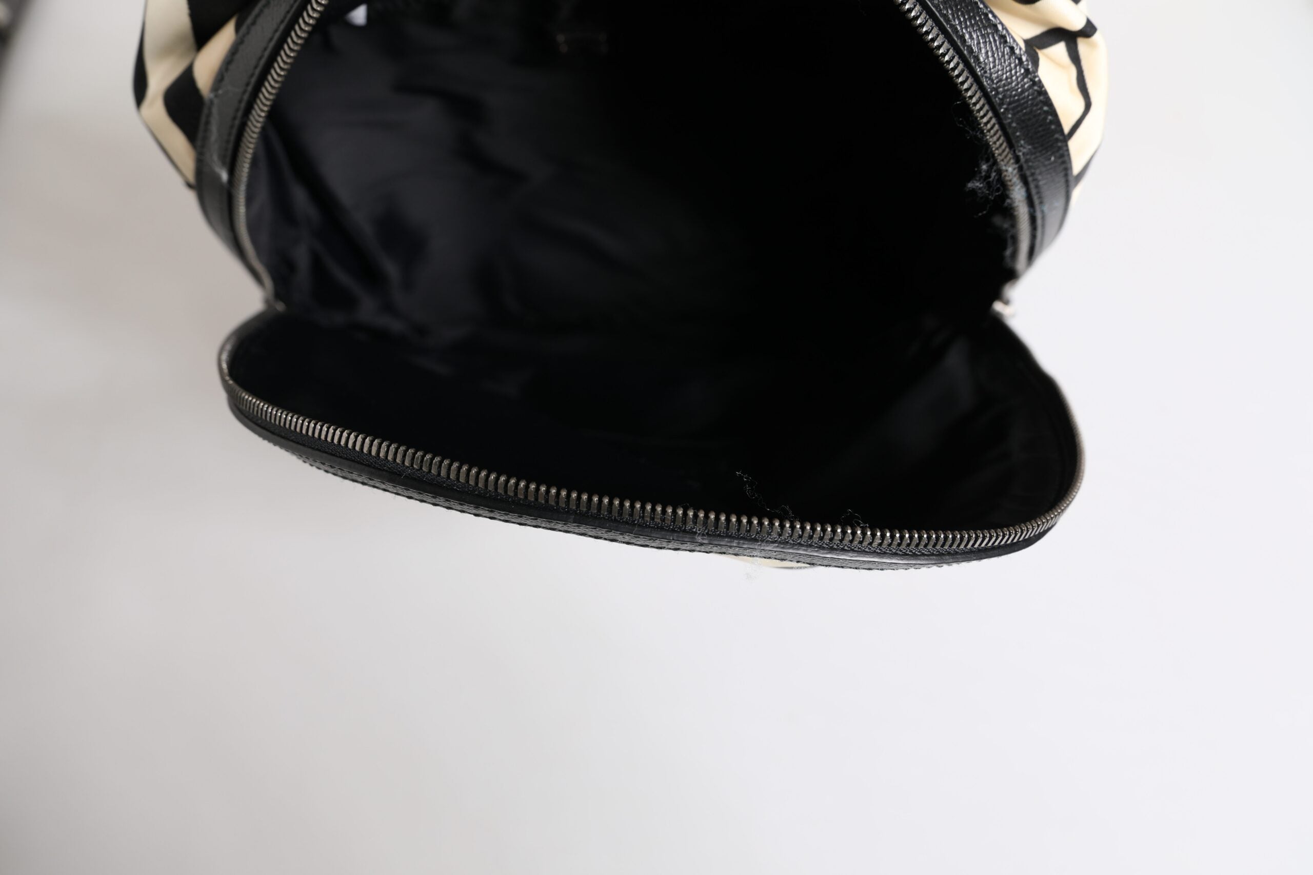 Dolce &amp; Gabbana Sort Hvid Nylon Læder Travel Back Pack Taske
