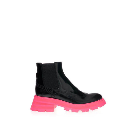 Alexander McQueen Elegant Black Leather Boots - Hilstor