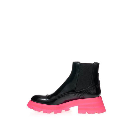 Alexander McQueen Elegant Black Leather Boots - Hilstor