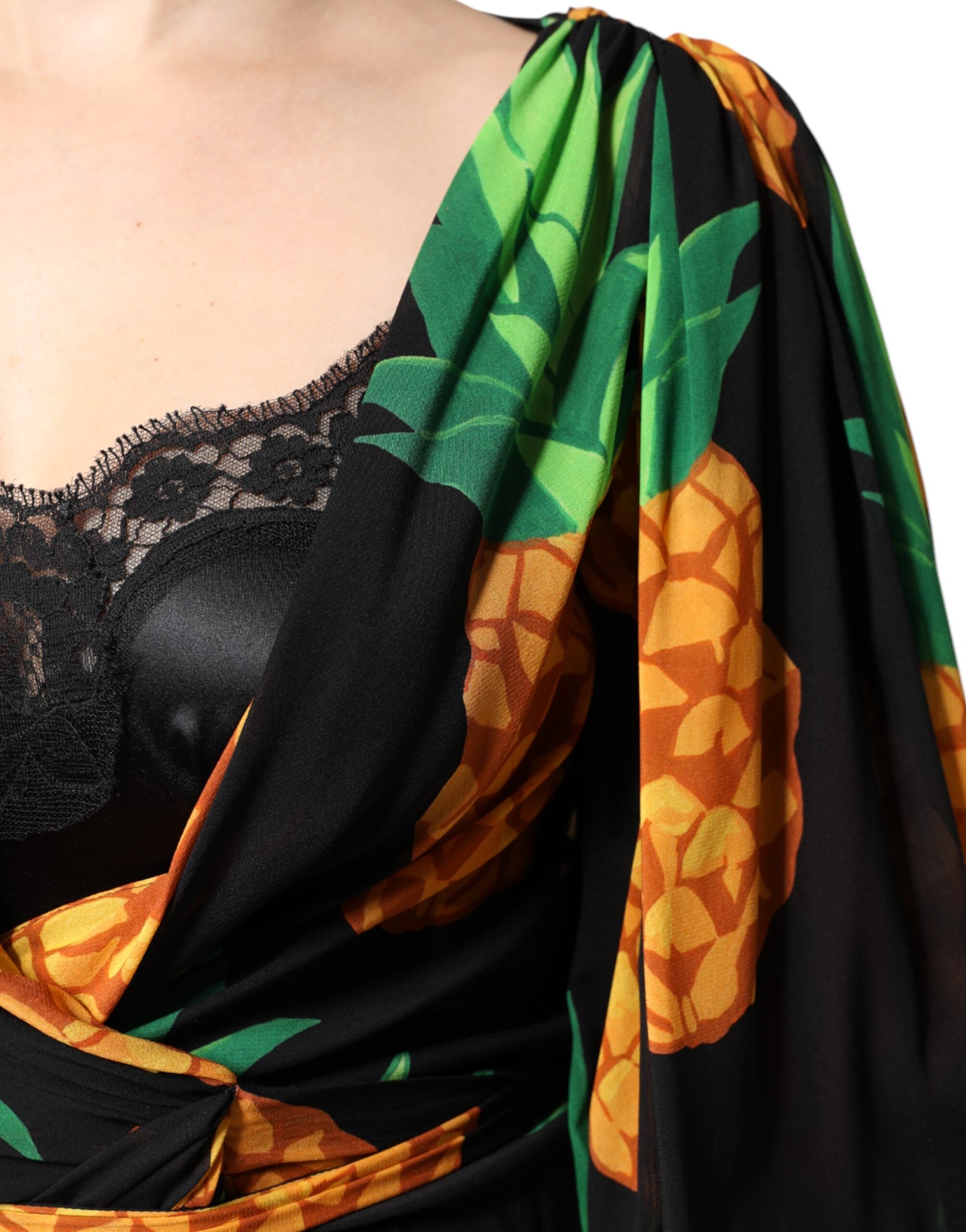 Dolce &amp; Gabbana sort silke ananas draperet omslagskjole