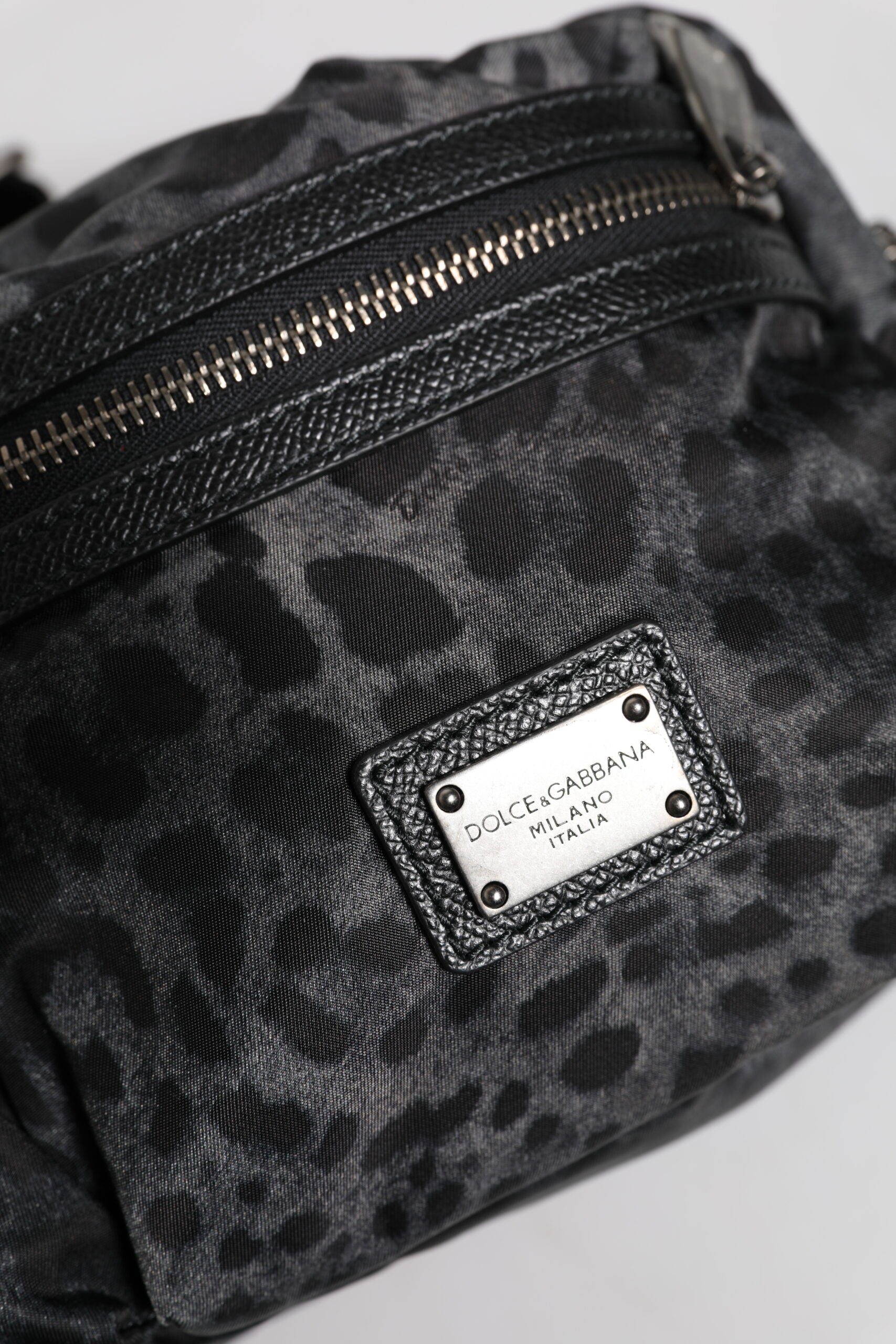 Dolce &amp; Gabbana Svart Grå Leopard DG Logotyp Midjeväska