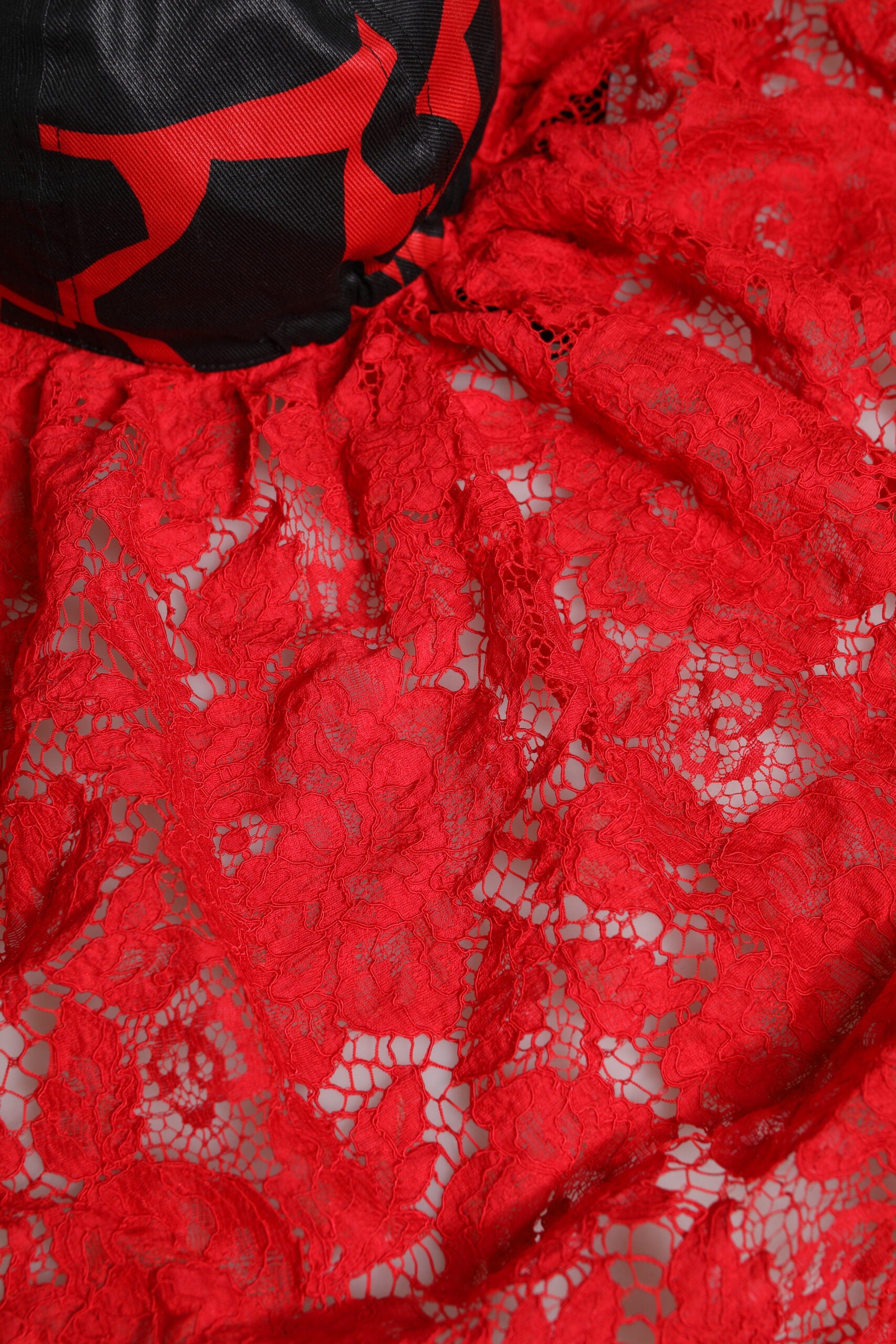 Dolce &amp; Gabbana Rød Sort Blonde Tyl Bomulds Baseballkasket