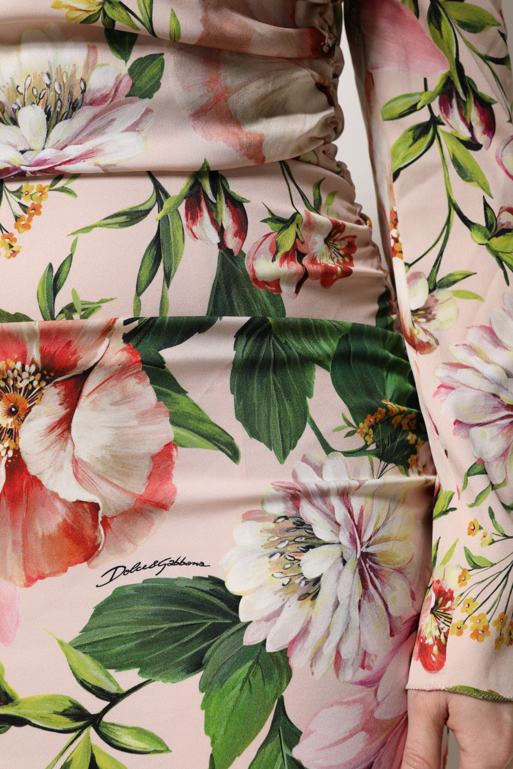 Dolce &amp; Gabbana Lyserød Blomster Silke Fit &amp; Flared Midikjole
