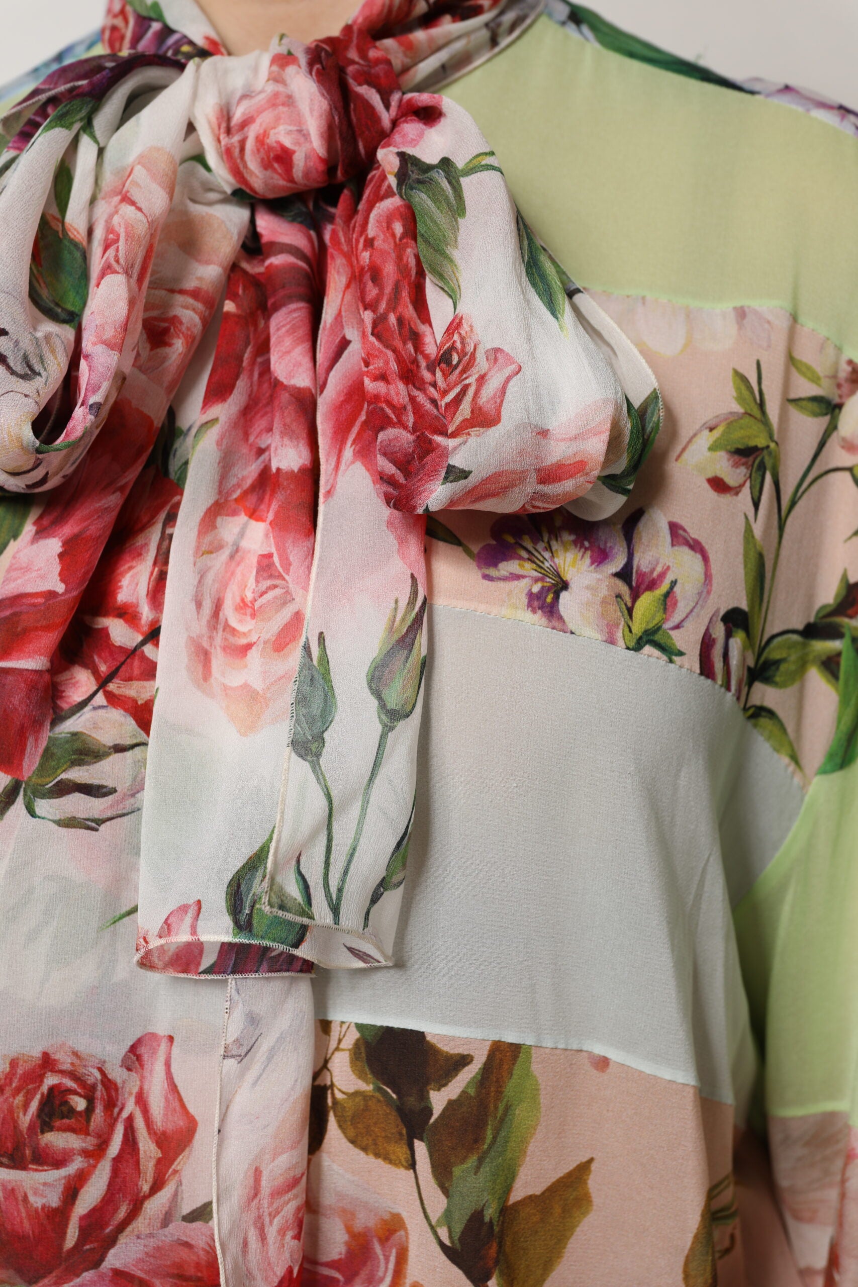 Dolce &amp; Gabbana Flerfarvet Blomsterpatchwork Top med Lange Ærmer