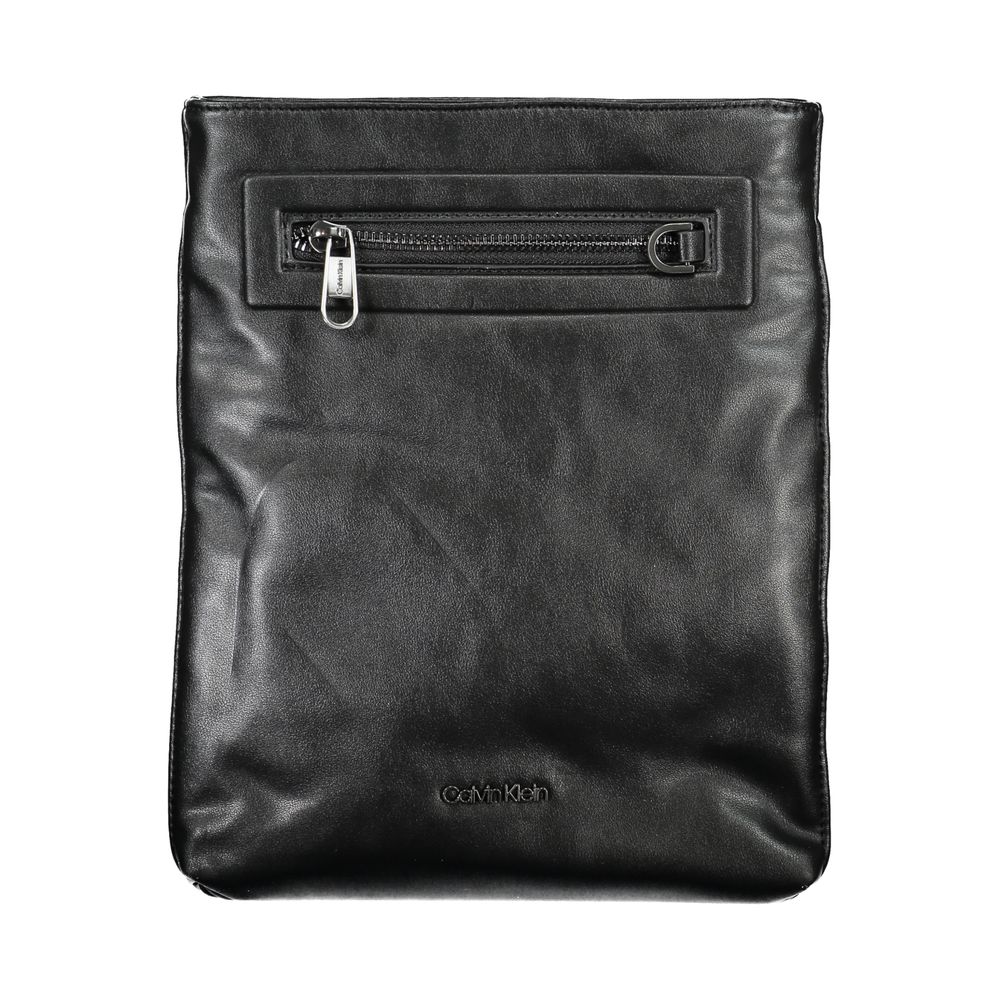 Calvin Klein elegant sort skuldertaske med kontrastdetaljer