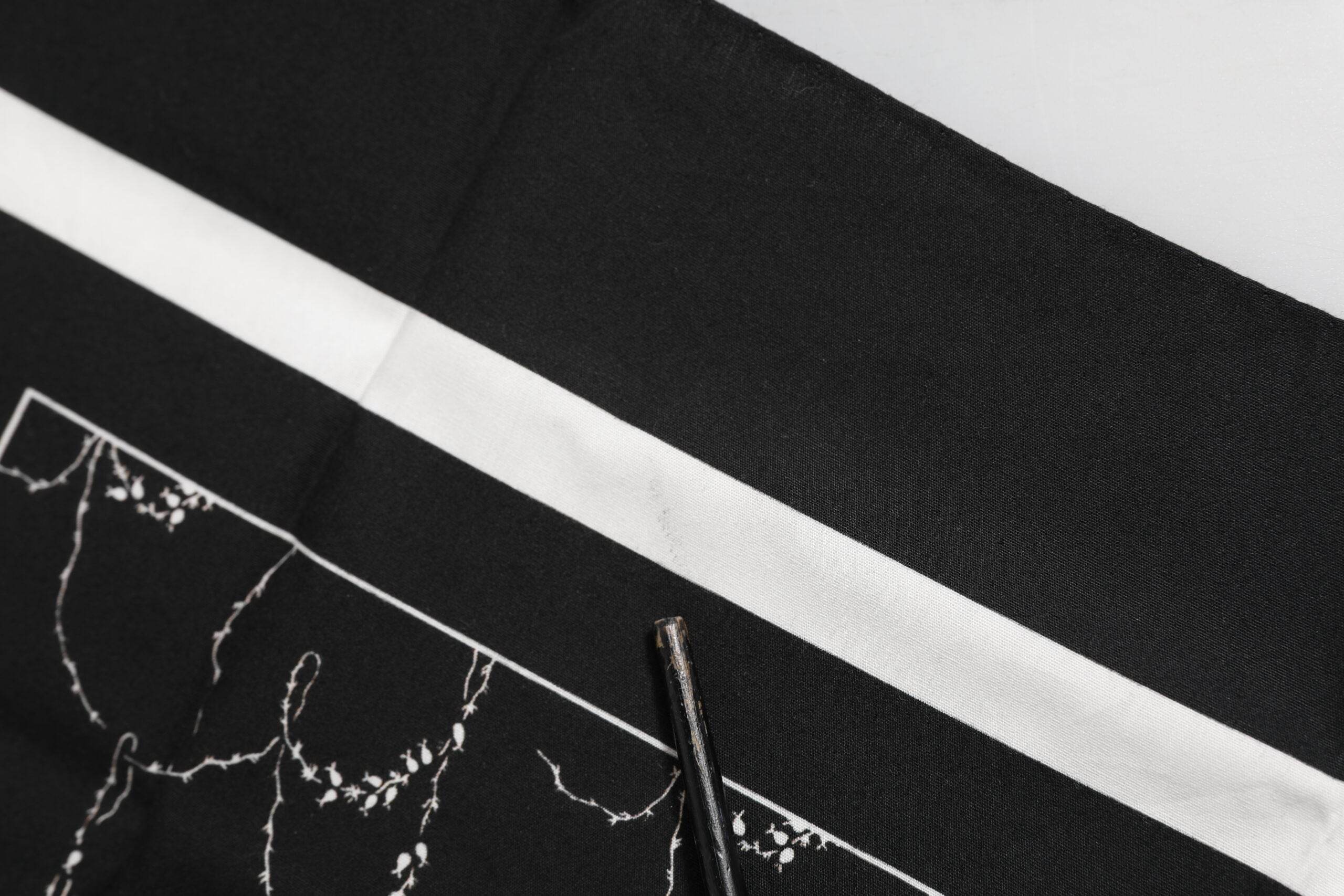 Dolce & Gabbana Black White Printed Square Foulard Scarf - Hilstor