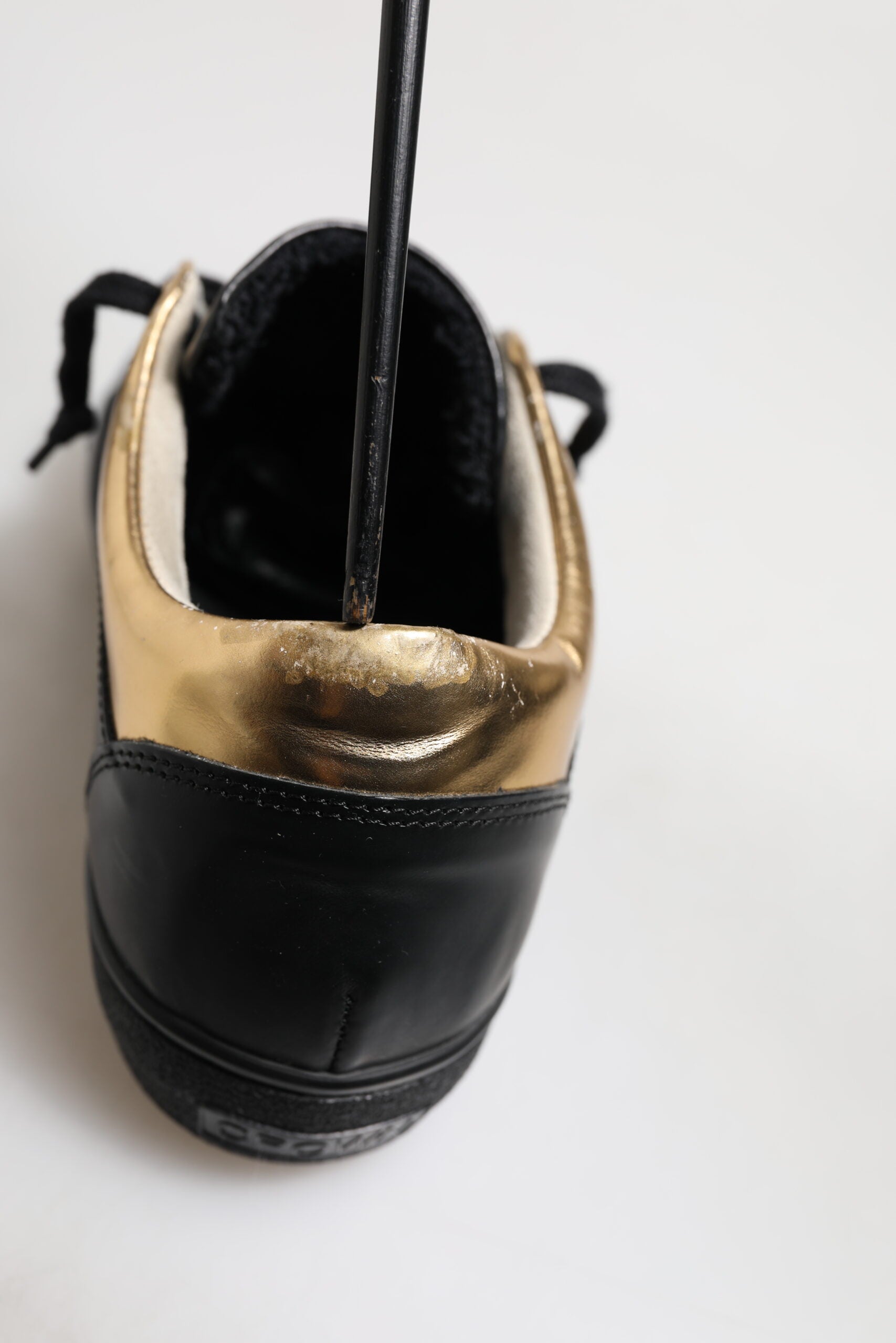 Læderkrone Sorte Guld Snøre Lave Sneakers Damesko