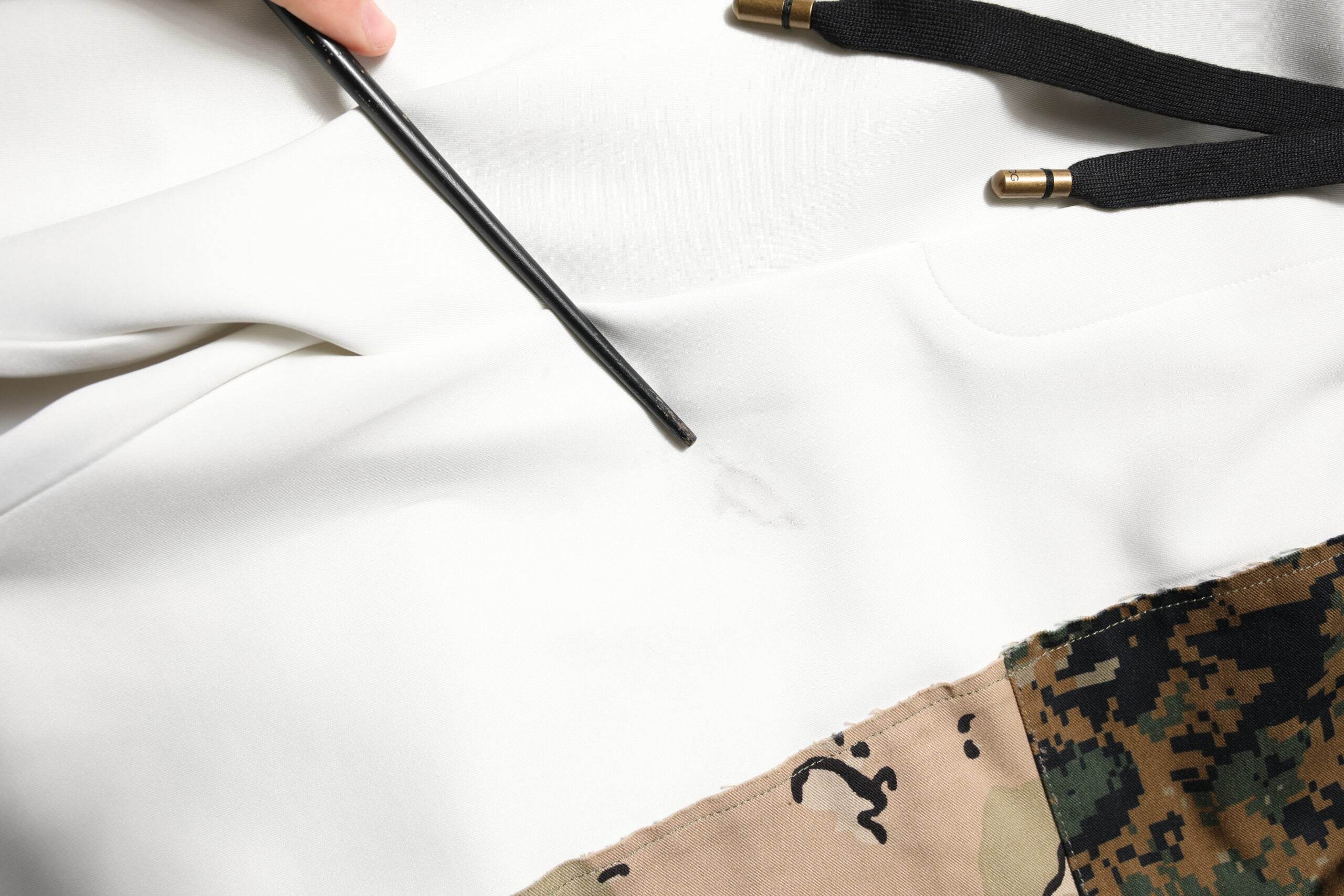 Dolce & Gabbana White Patchwork Mens Jogger Pants - Hilstor