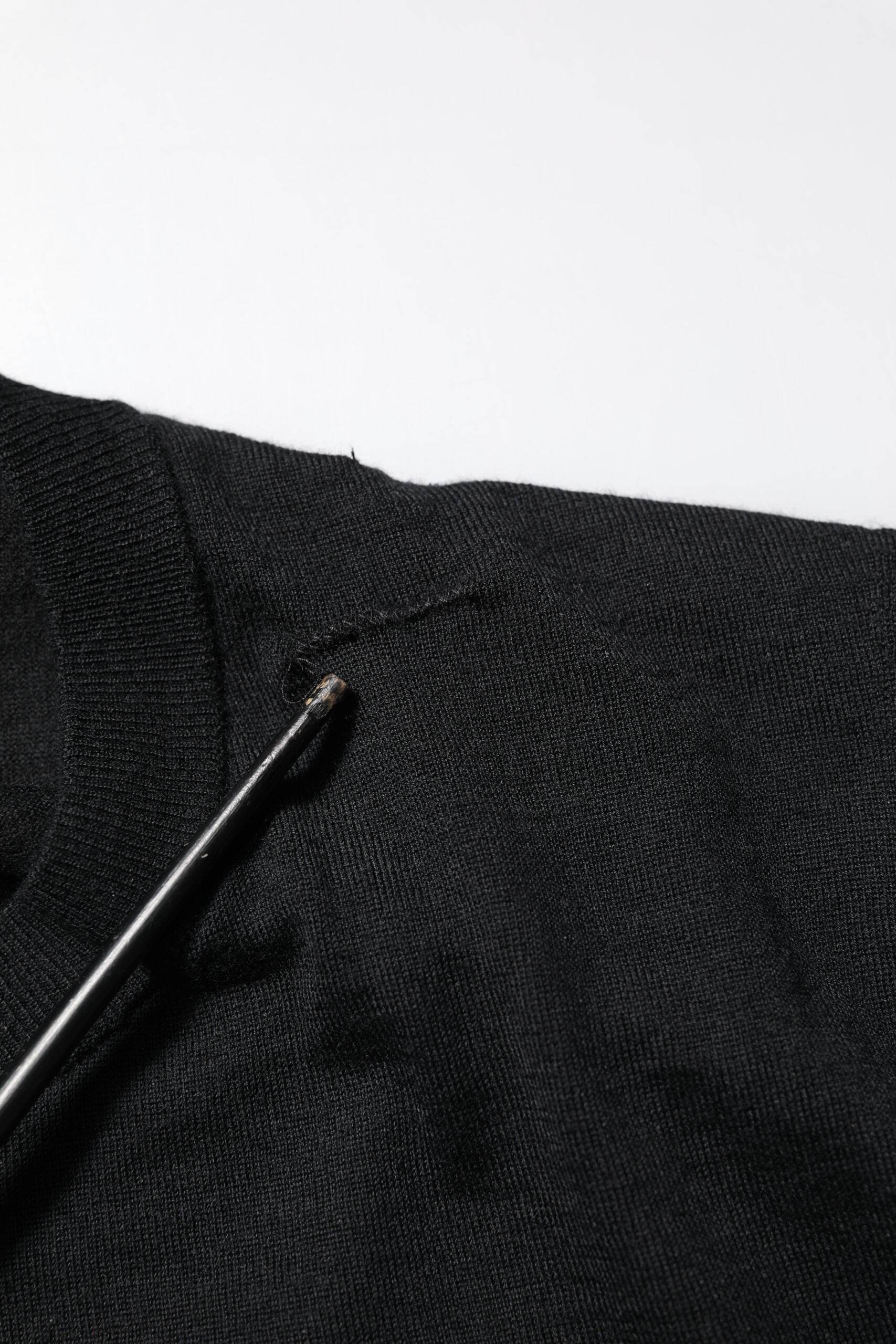 Dolce & Gabbana Black Cashmere Crew Neck Long Sleeves T-shirt - Hilstor