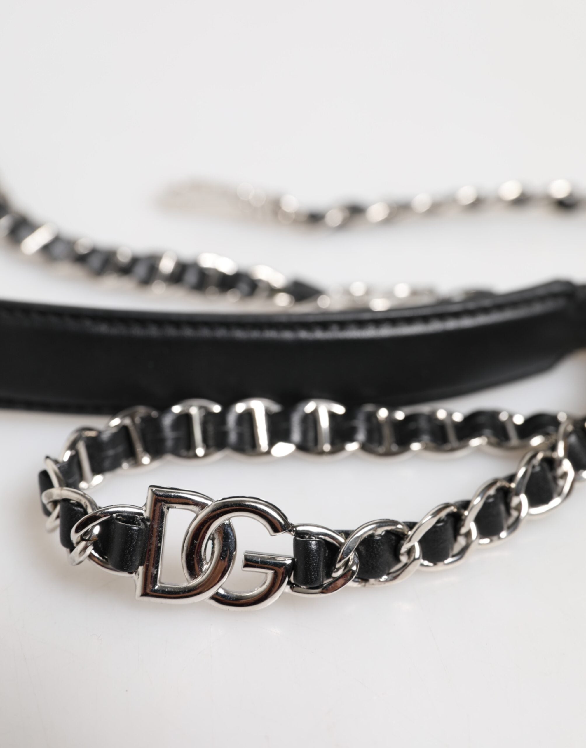 Dolce &amp; Gabbana sort lædertaske med DG-logo og kæde, skulderrem