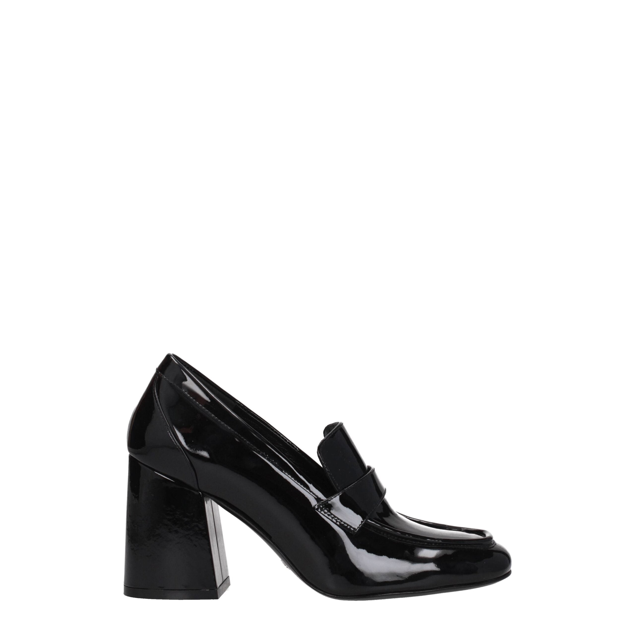 Stuart Weitzman Black Leather Broch