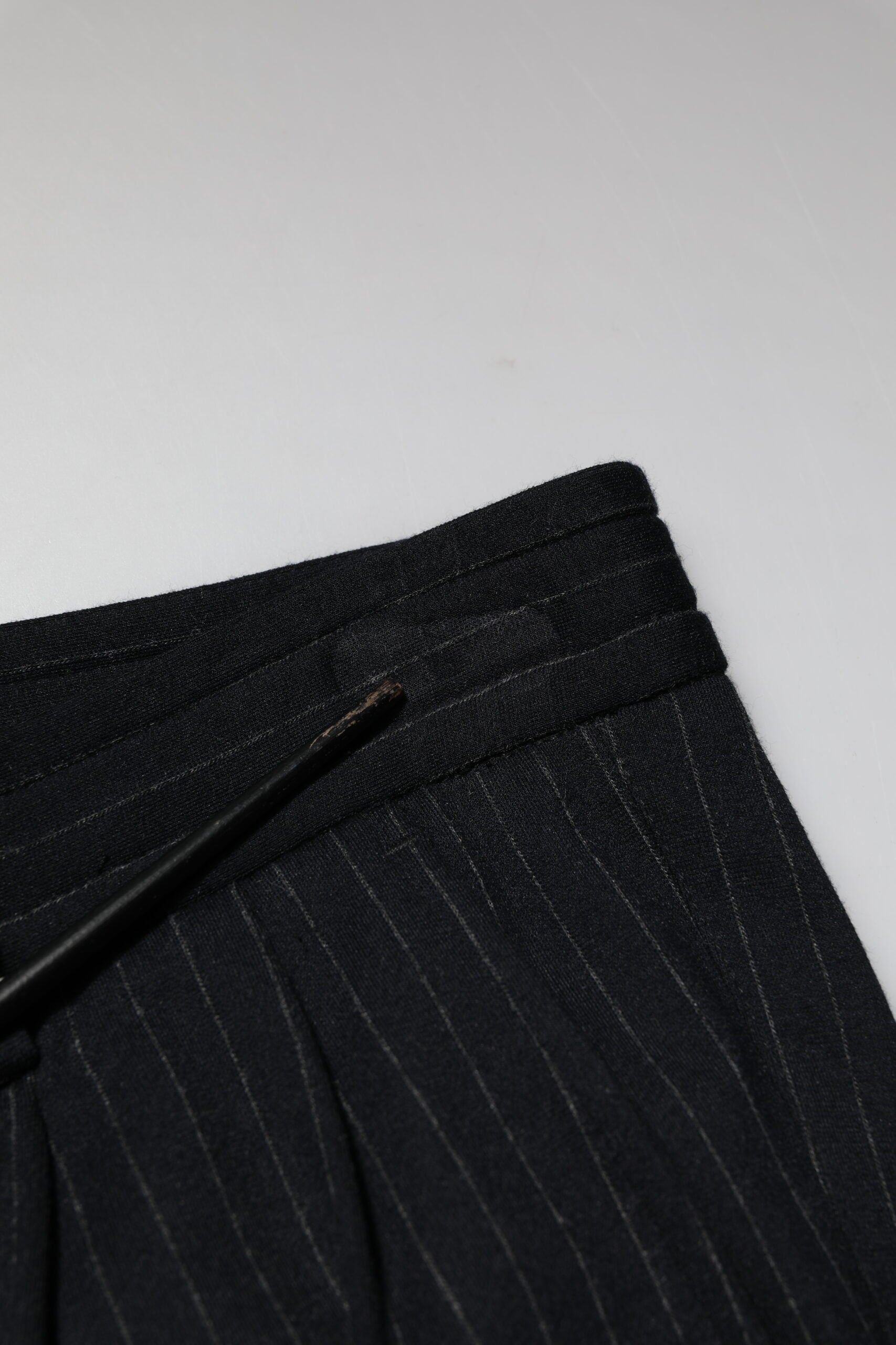 Dolce &amp; Gabbana Sorte Striber Viskose Skinny Kjole Herrebukser