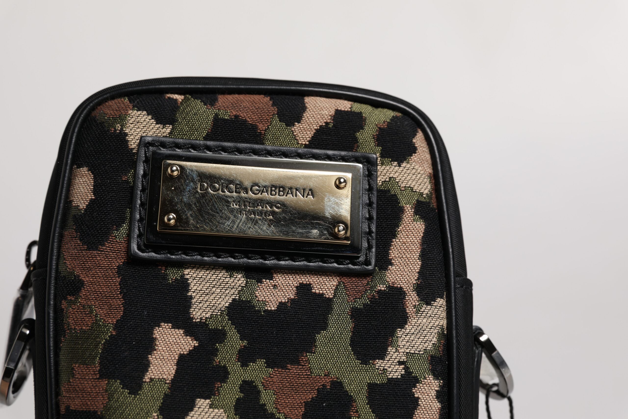 Dolce &amp; Gabbana Multicolor Leopard Jacquard Logo Plaque Halsrem Taske