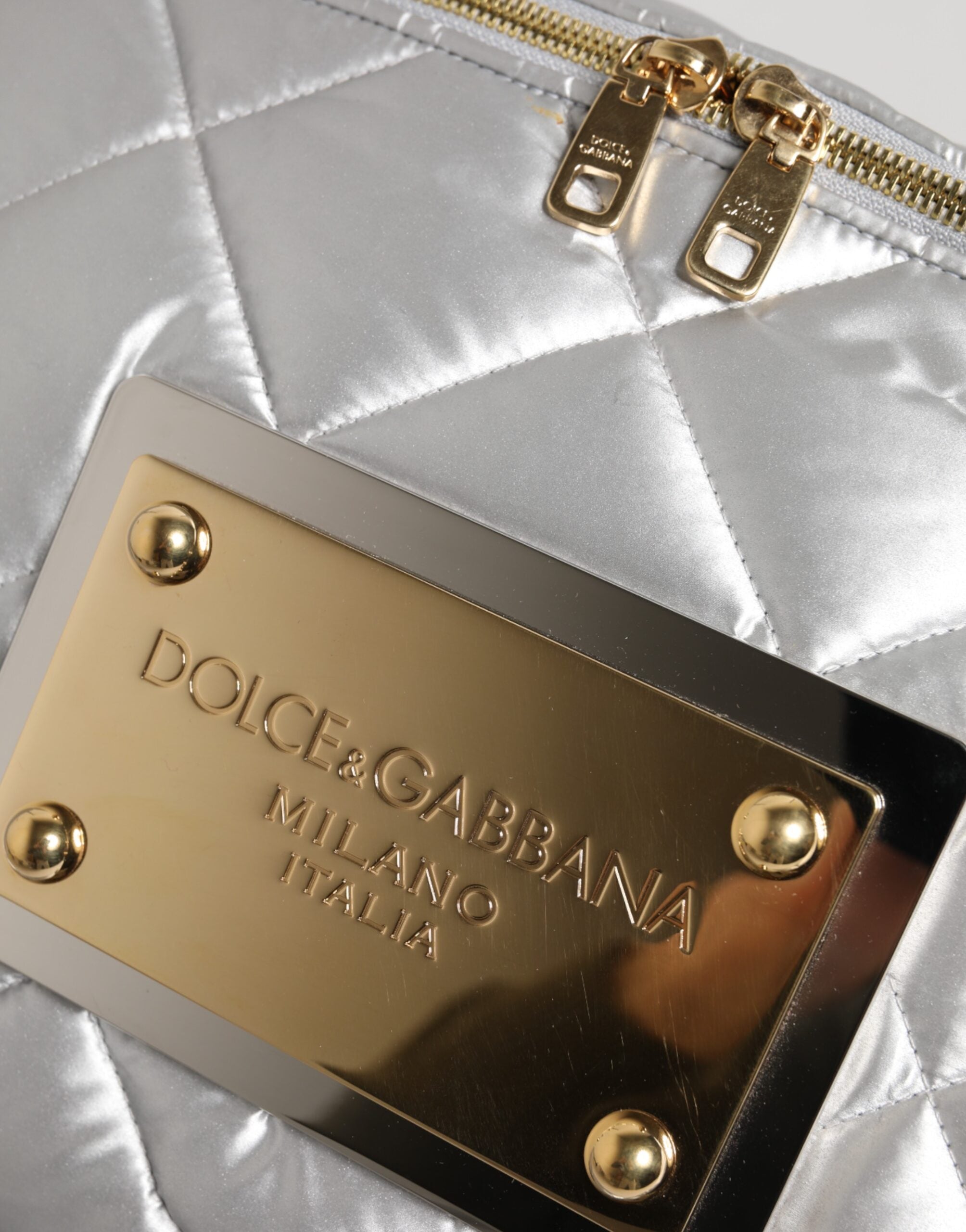 Dolce &amp; Gabbana Silver Quilted Fylld Axelremsväska SICILY Väska