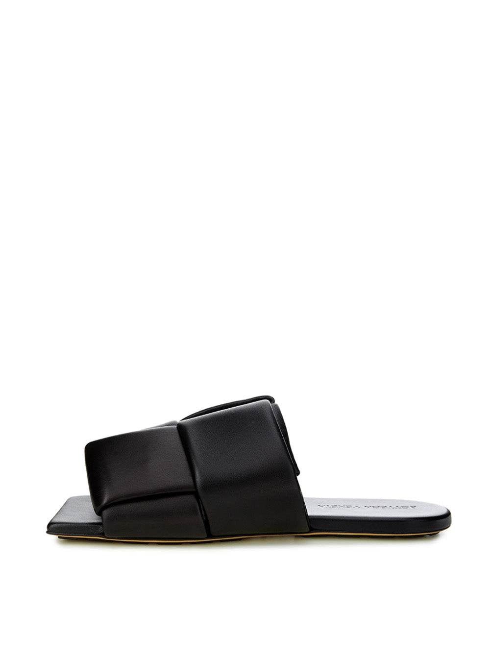 Bottega Veneta Elegant Black Leather Sandals - Hilstor