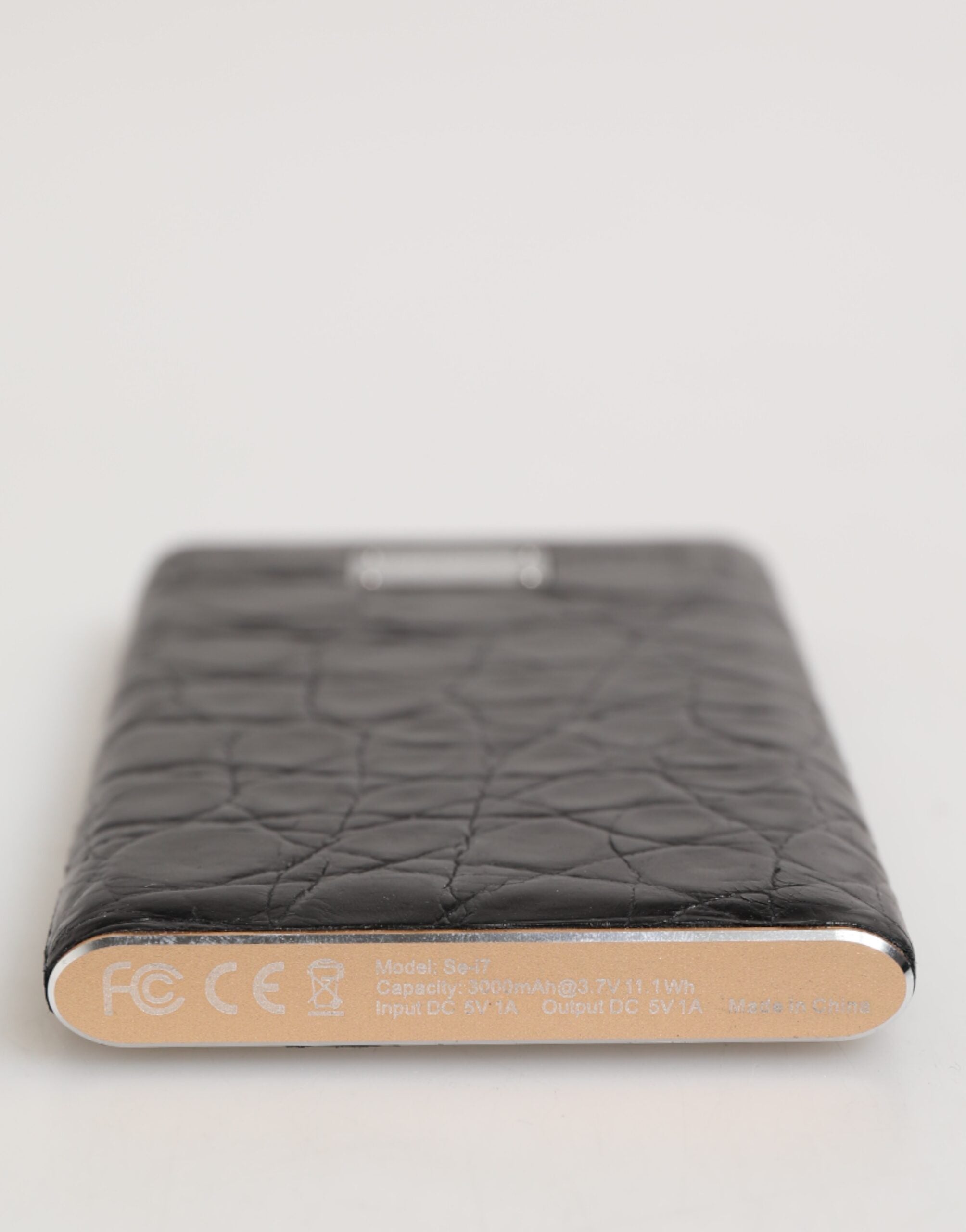 Dolce &amp; Gabbana Svart Läder Exotisk Hud 3000mAh Powerbank Laddare USB