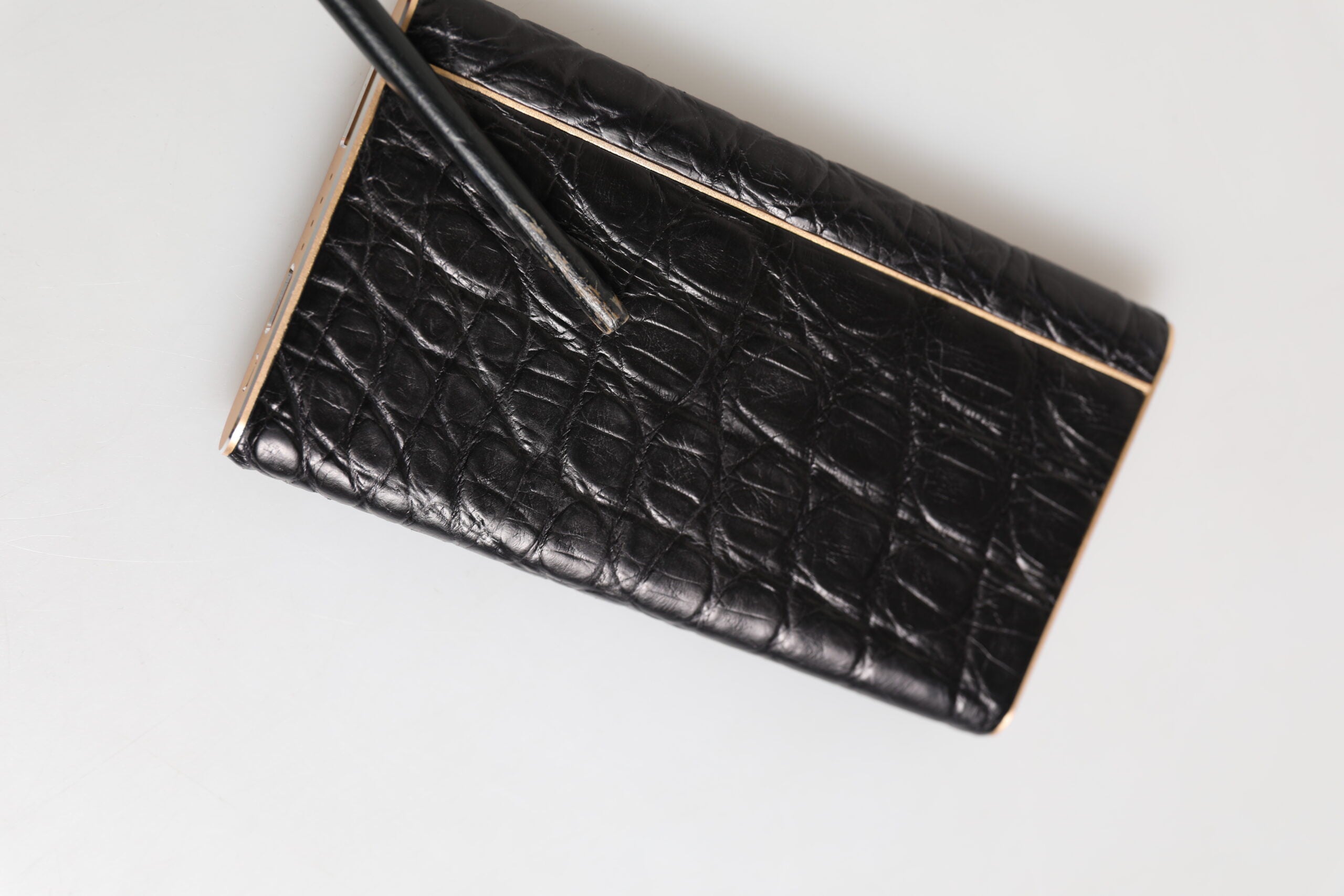 Dolce & Gabbana Black Leather Exotic Skin 3000mAh Power Bank Charger USB