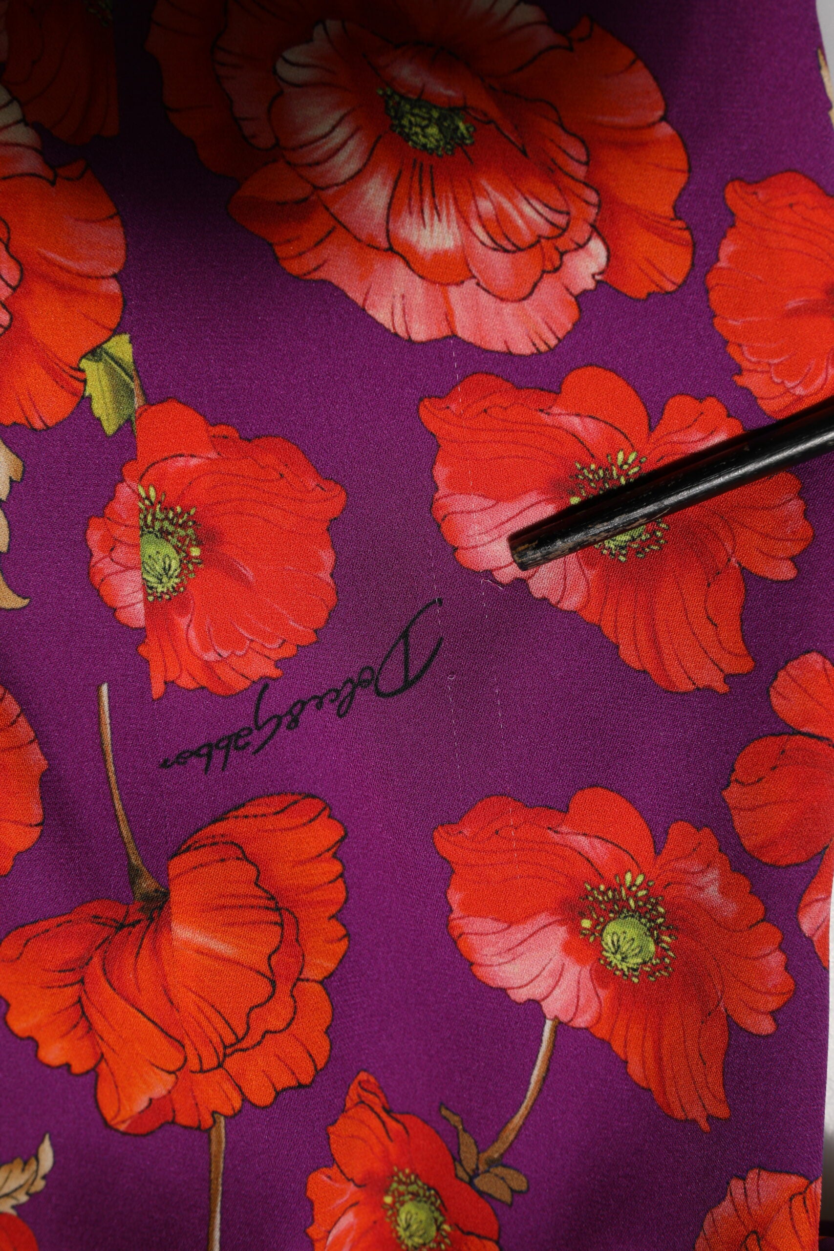 Dolce &amp; Gabbana Lila Sidenklänning med Blommönster och Slidmönster